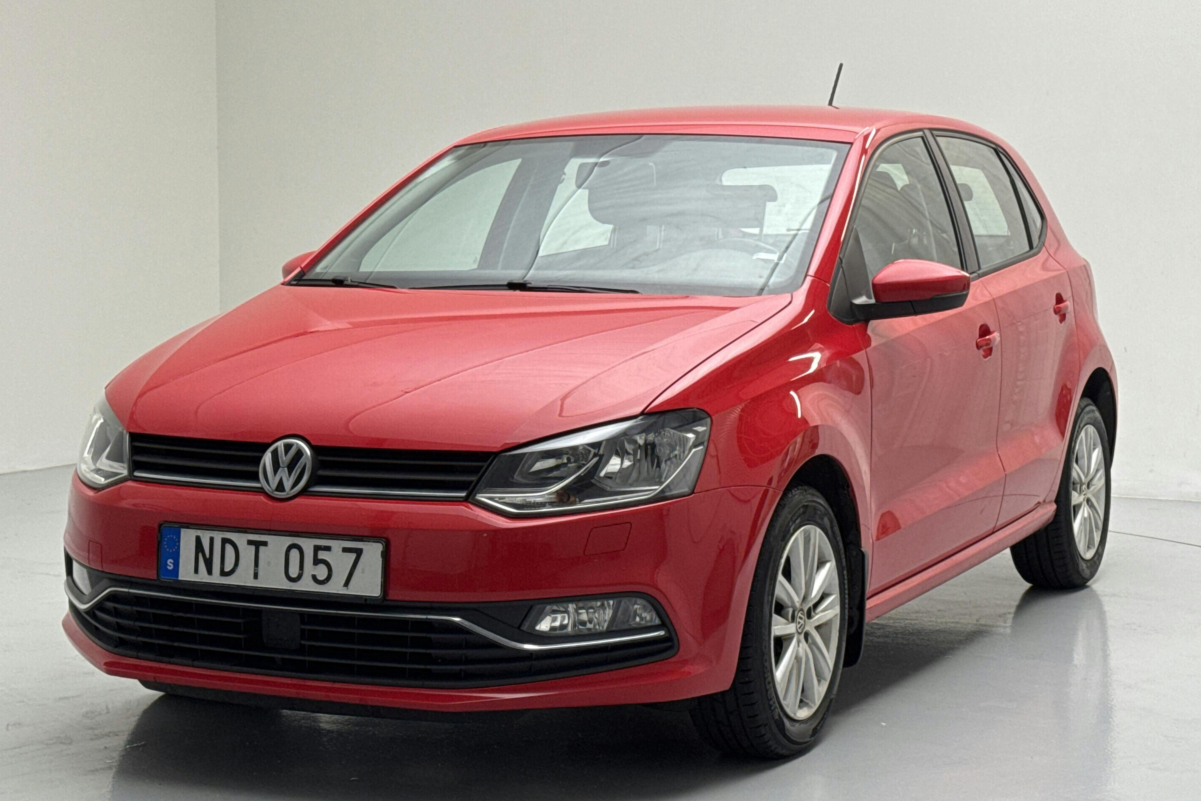 VW Polo 1.2 TSI 5dr (90hk) - 133 060 km - Manual - red - 2016