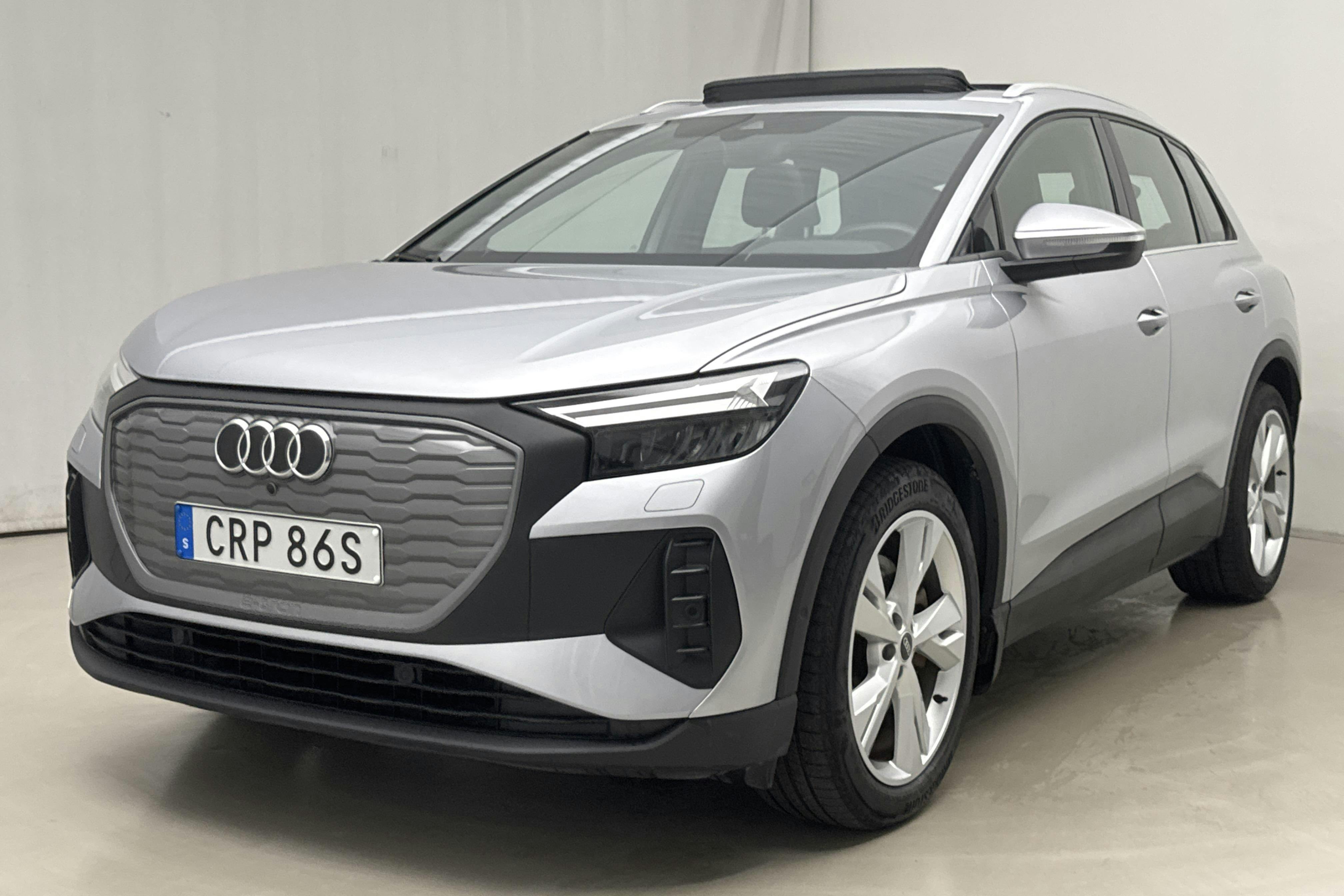 Audi Q4 45 e-tron quattro 77 kWh (265hk) - 43 610 km - Automatic - silver - 2023