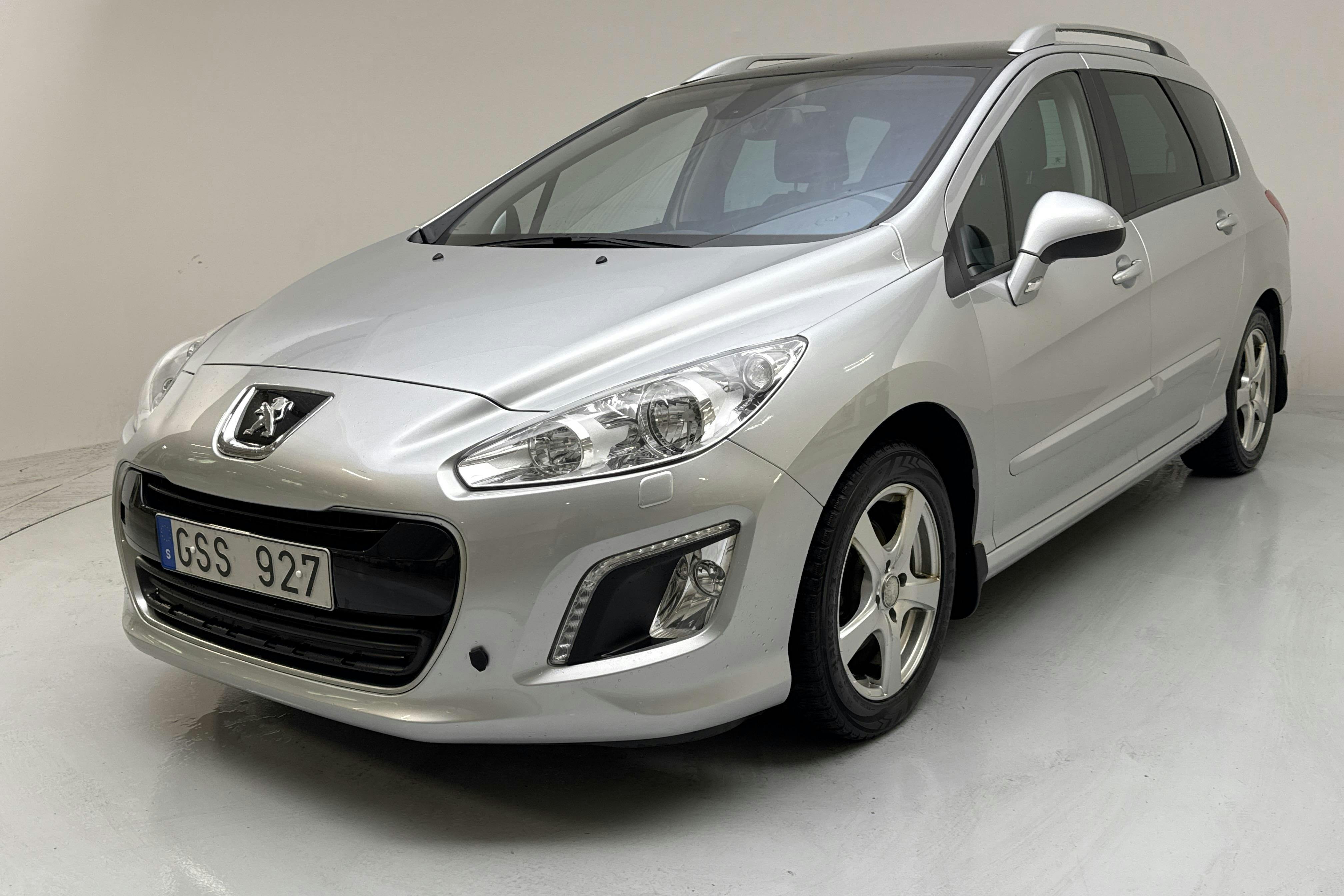 Peugeot 308 SW 1.6 HDi (114hk) - 7 404 mil - Manuell - silver - 2013