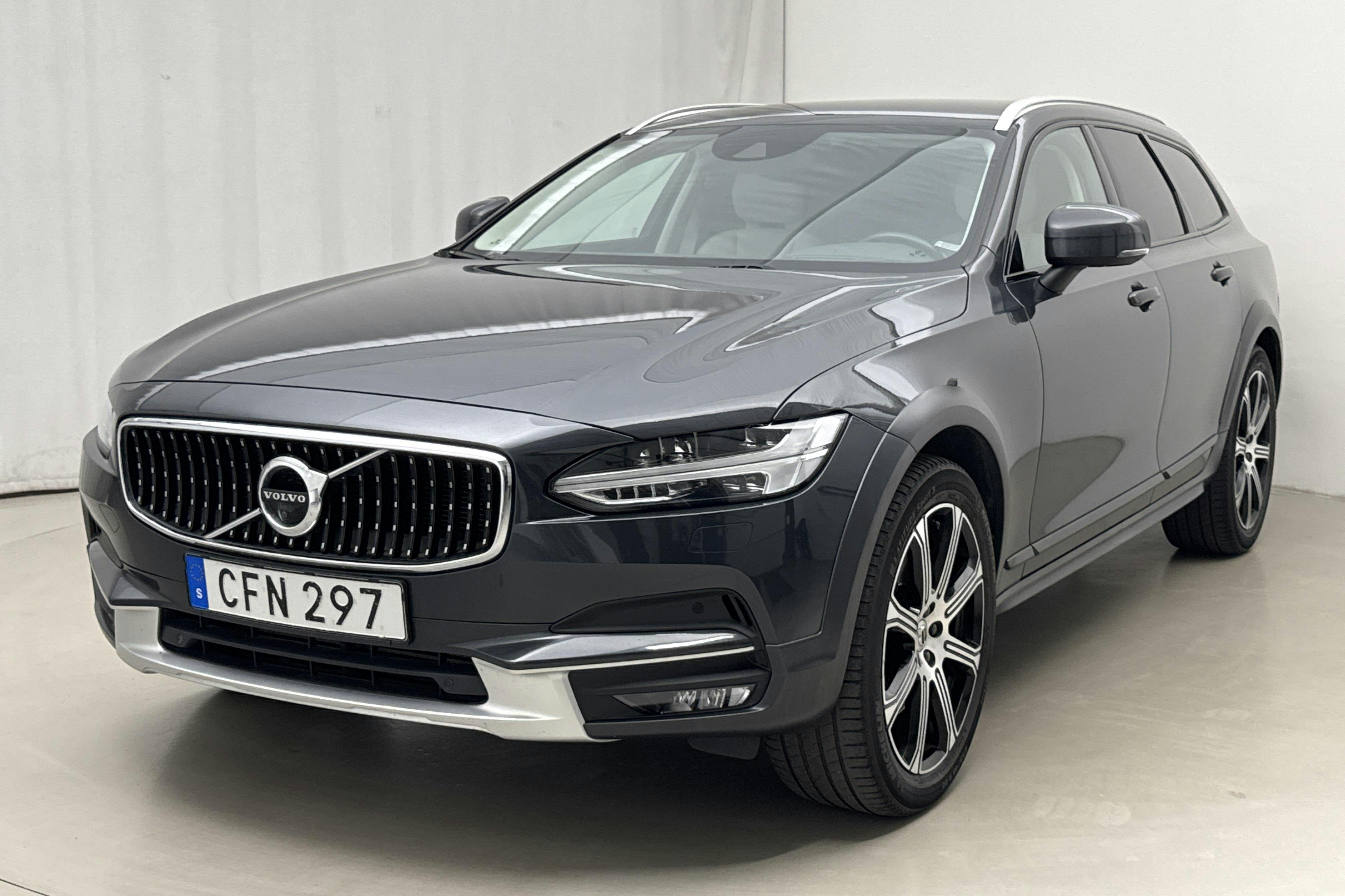 Volvo V90 T5 Cross Country AWD (250hk) - 135 760 km - Automatic - gray - 2018