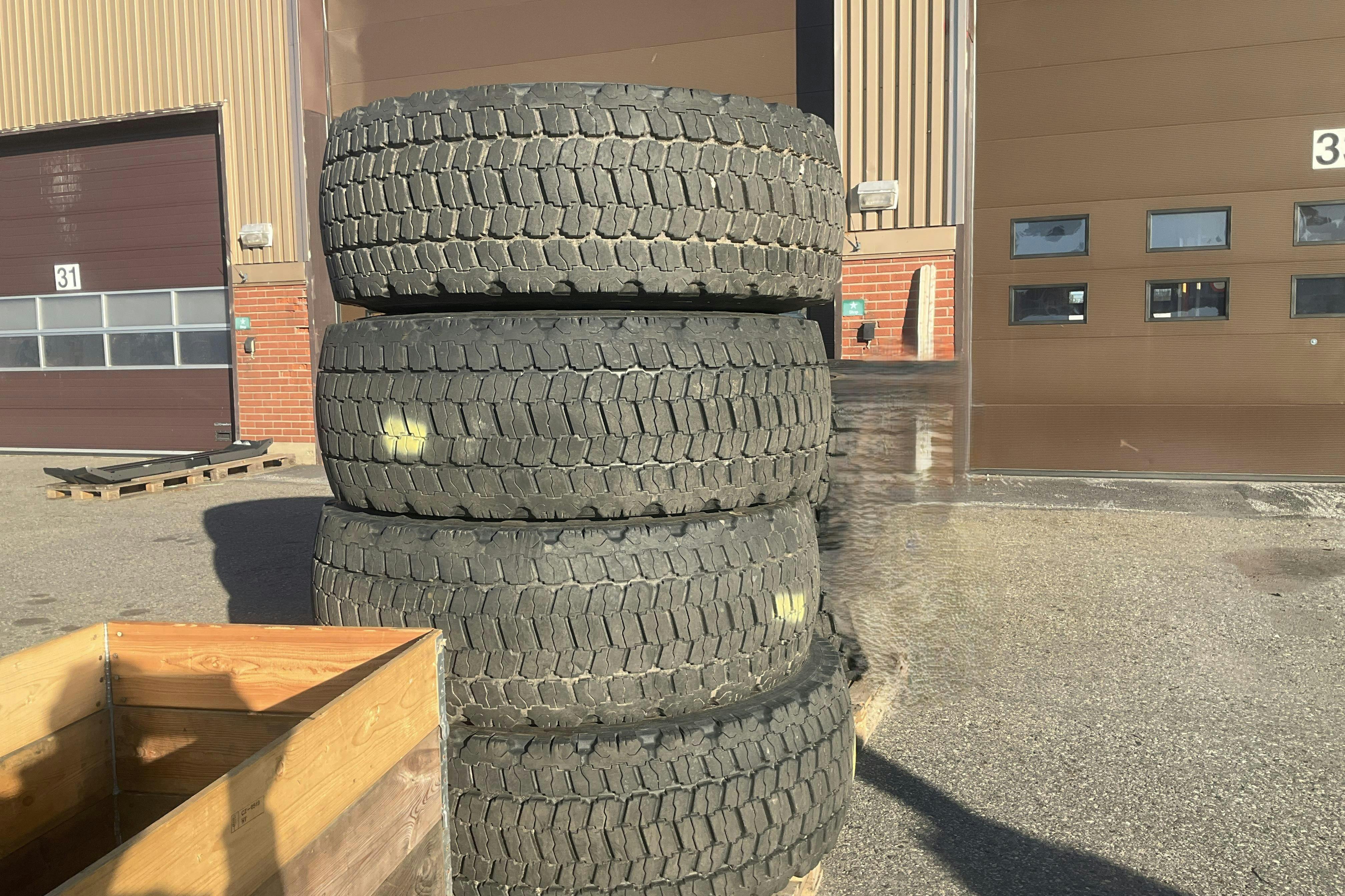 Bridgestone Däck till hjullastare L60 - 0 km