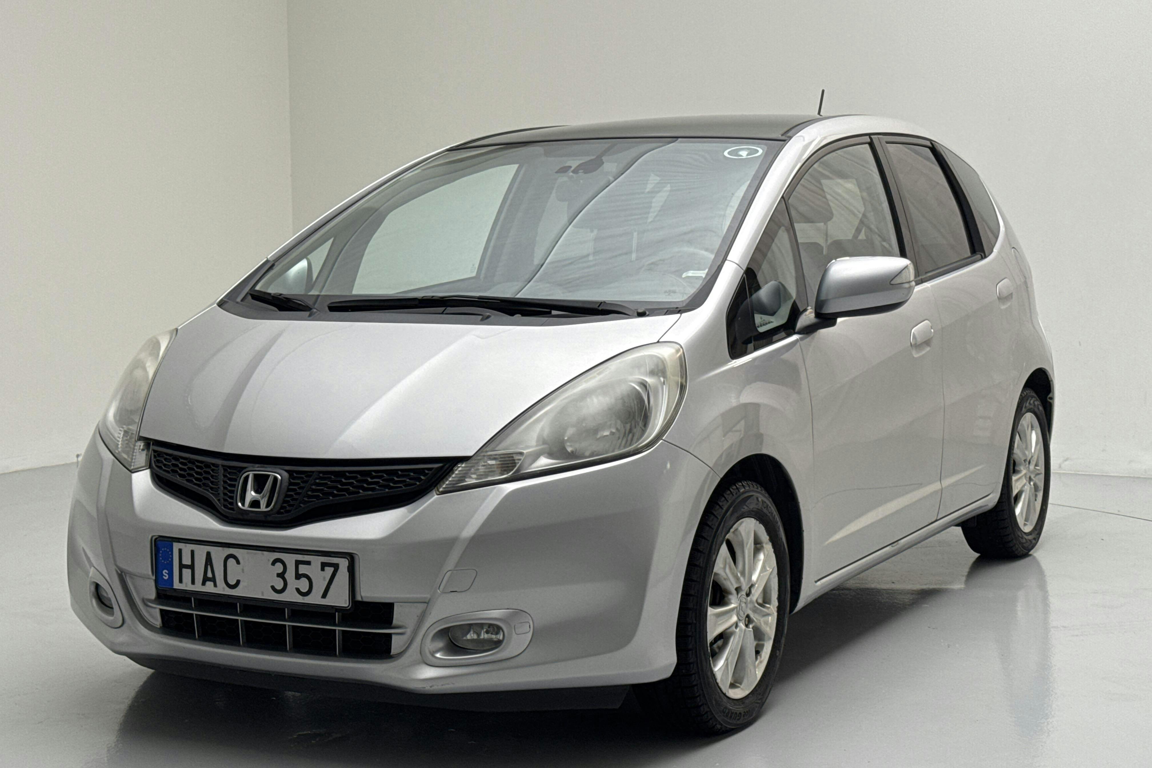 Honda Jazz 1.4 (100hk) - 127 790 km - Automaatne - hõbe - 2013
