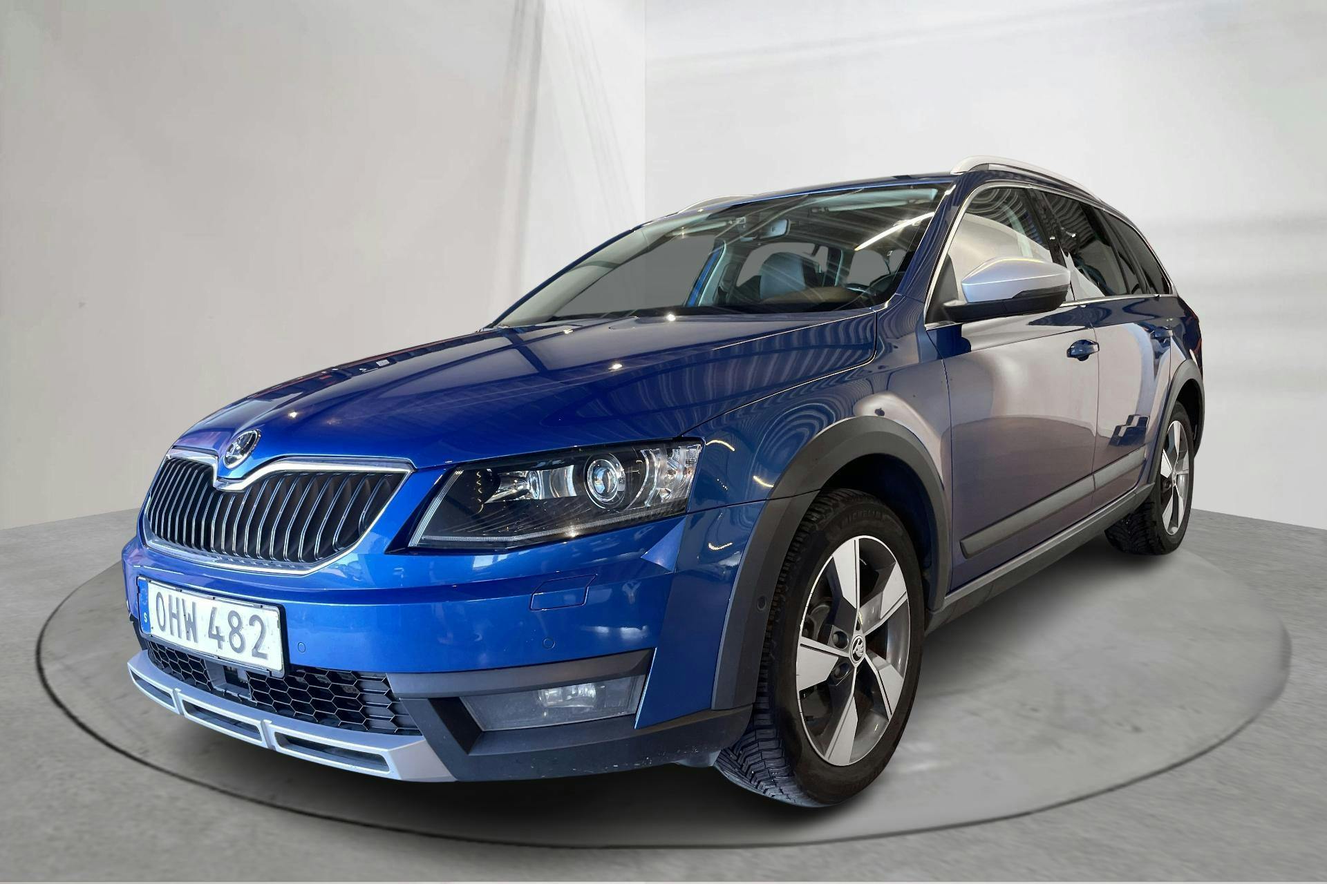 Skoda Octavia Scout II 2.0 TDI 4X4 (184hk) - 30 839 mil - Automat - blå - 2017