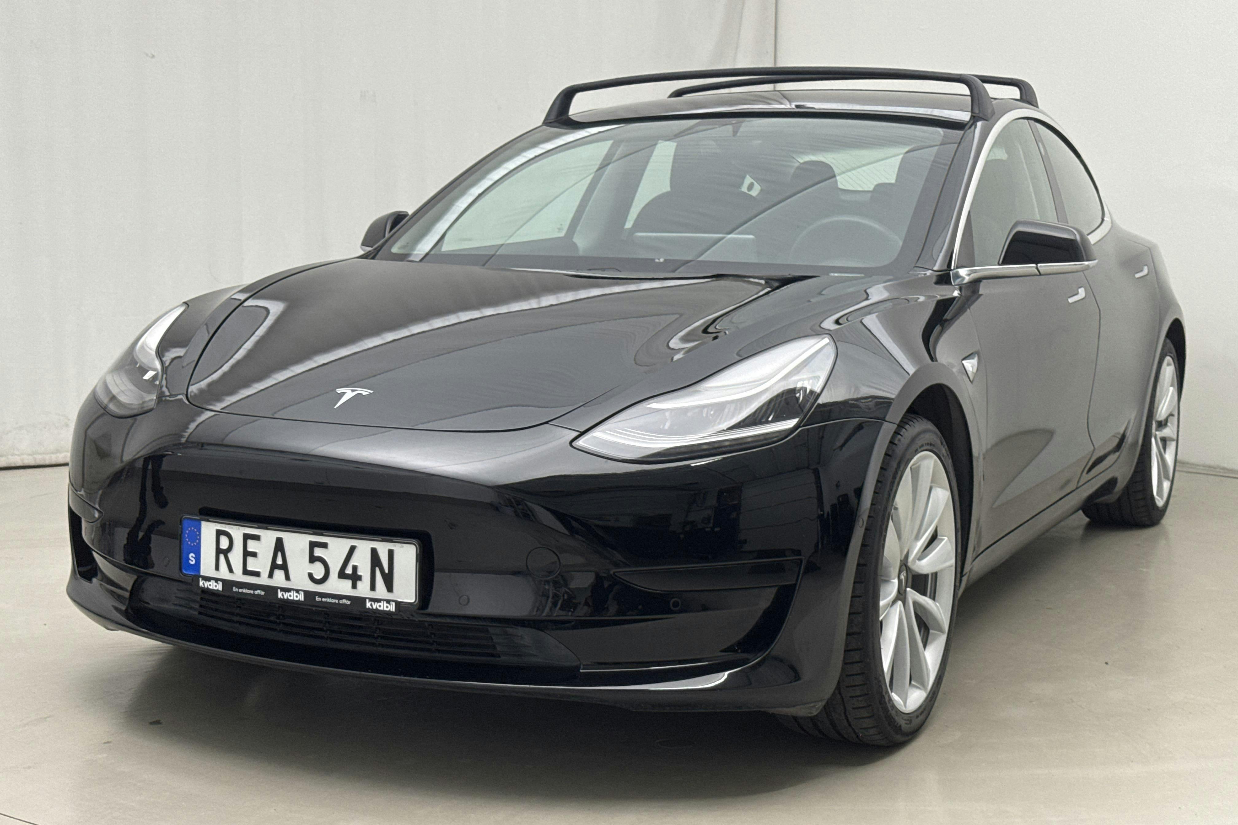 Tesla Model 3 Standard Range RWD - 33 400 km - Automaatne - must - 2020