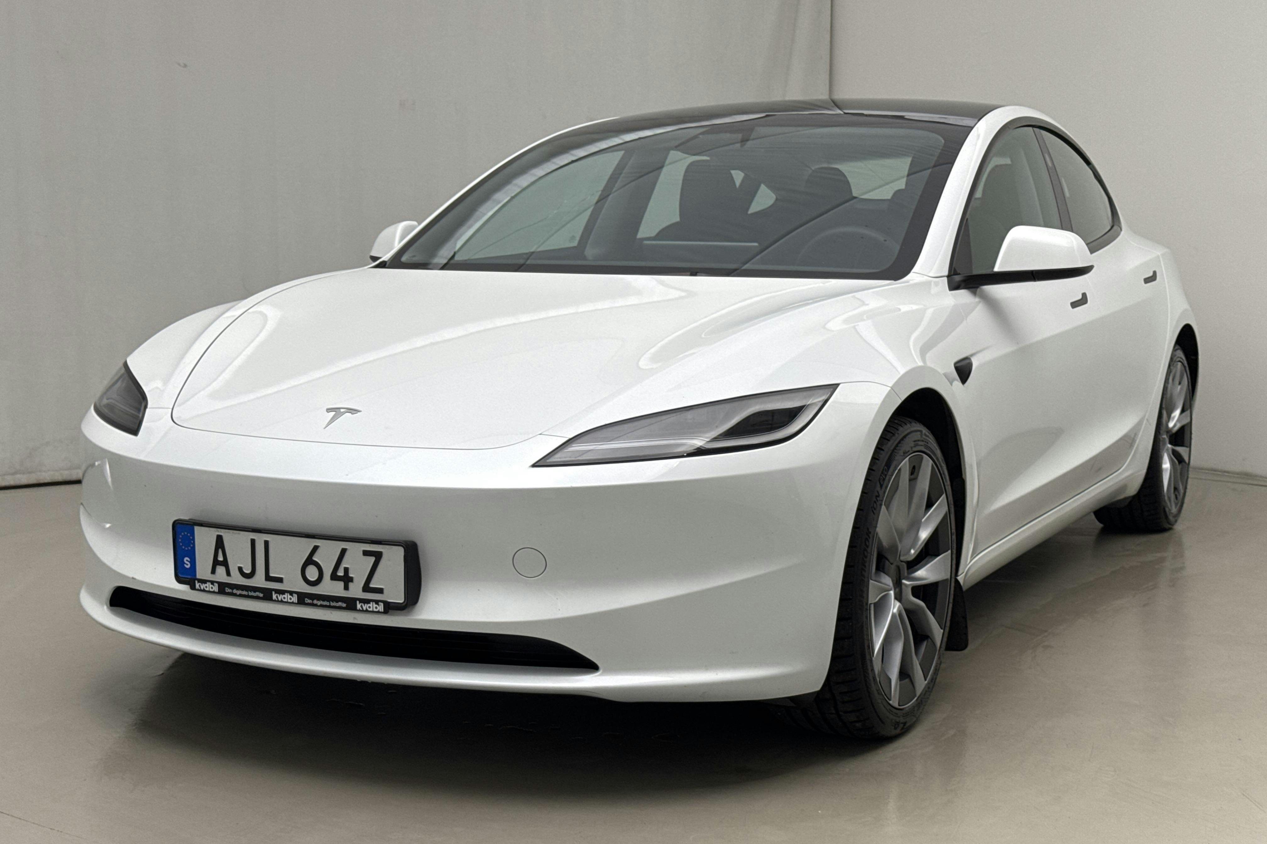 Tesla Model 3 Long Range Dual Motor AWD - 54 770 km - Automatic - white - 2024