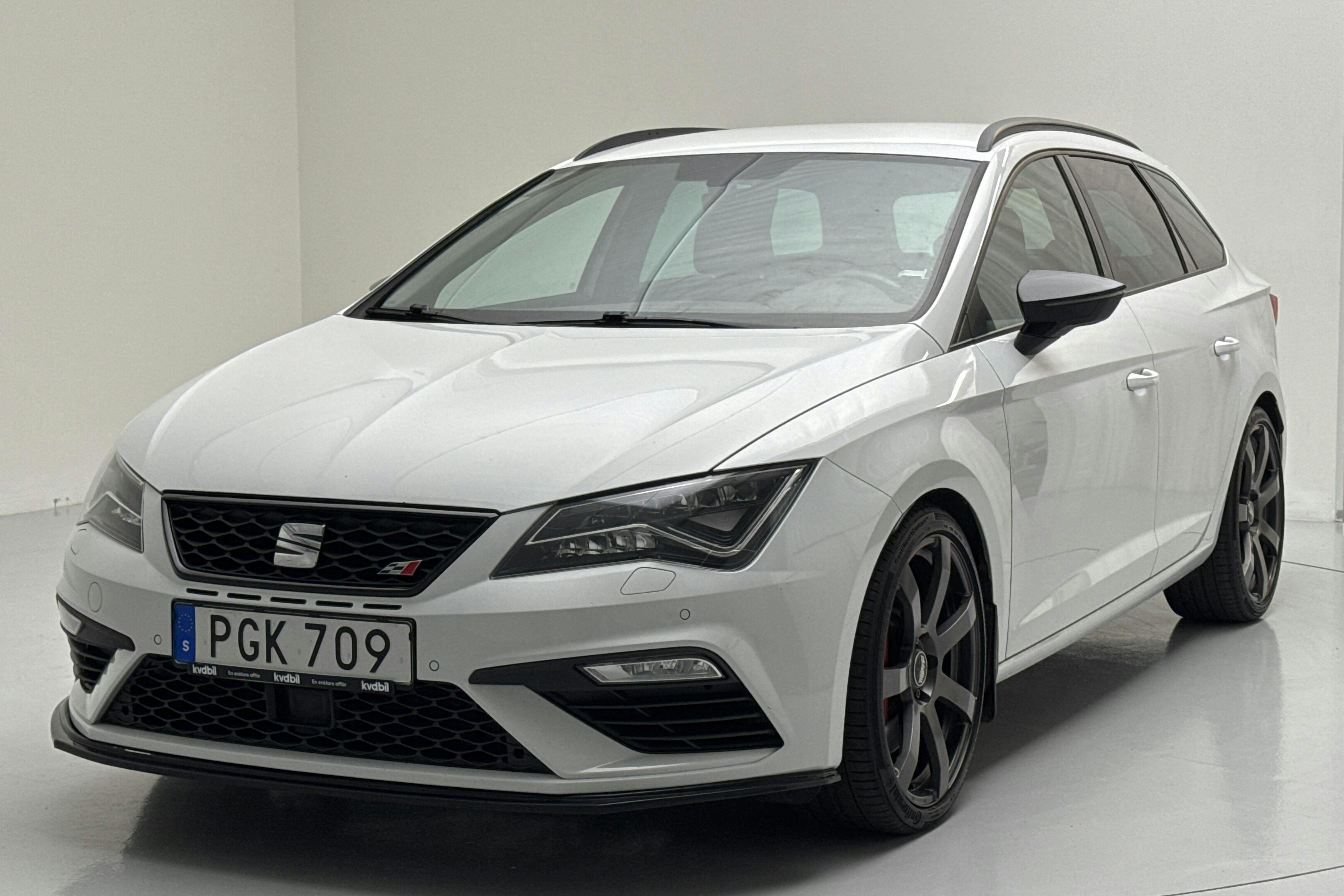 Seat Leon 2.0 TSI Cupra ST 4Drive (300hk) - 12 913 mil - Automat - vit - 2017