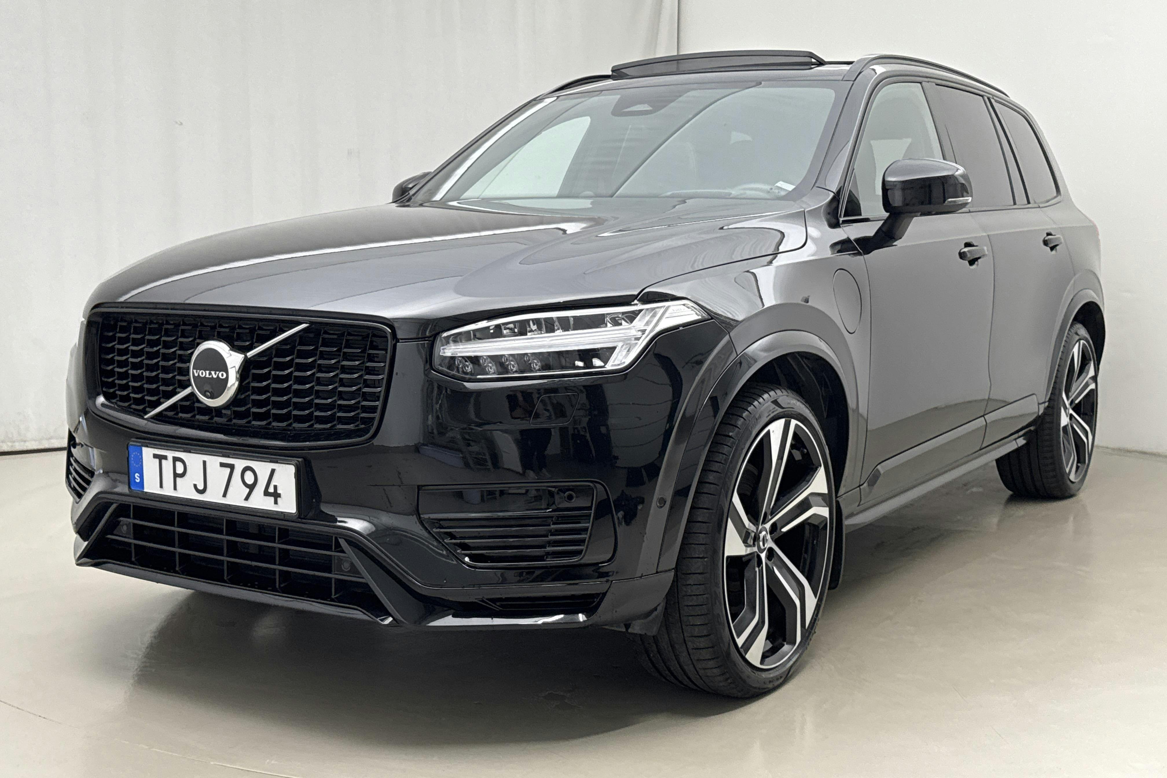 Volvo XC90 T8 AWD Recharge (455hk) - 3 224 mil - Automat - svart - 2024