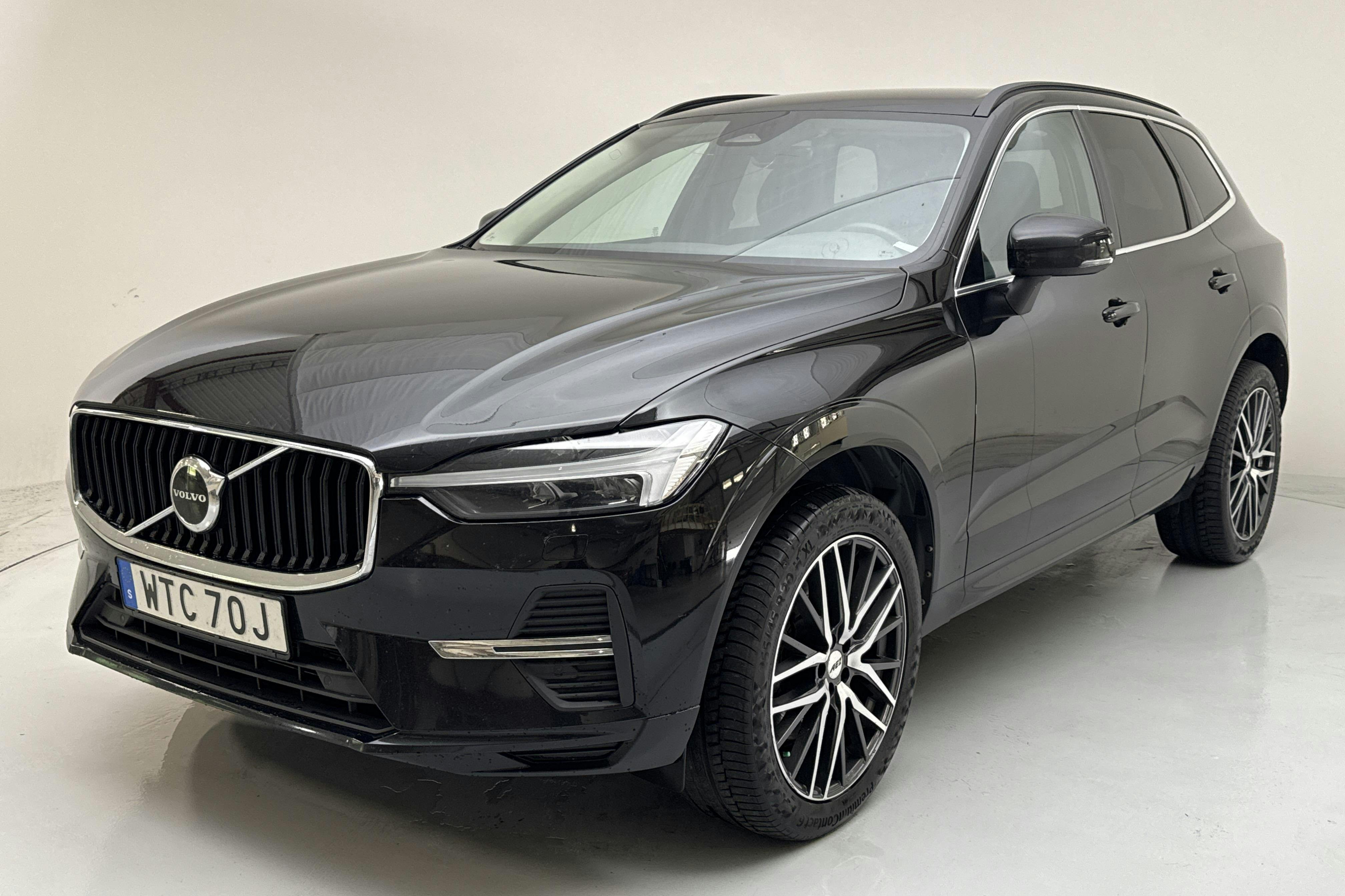 Volvo XC60 B4 AWD Mildhybrid, Diesel (197hk) - 17 597 mil - Automat - svart - 2022