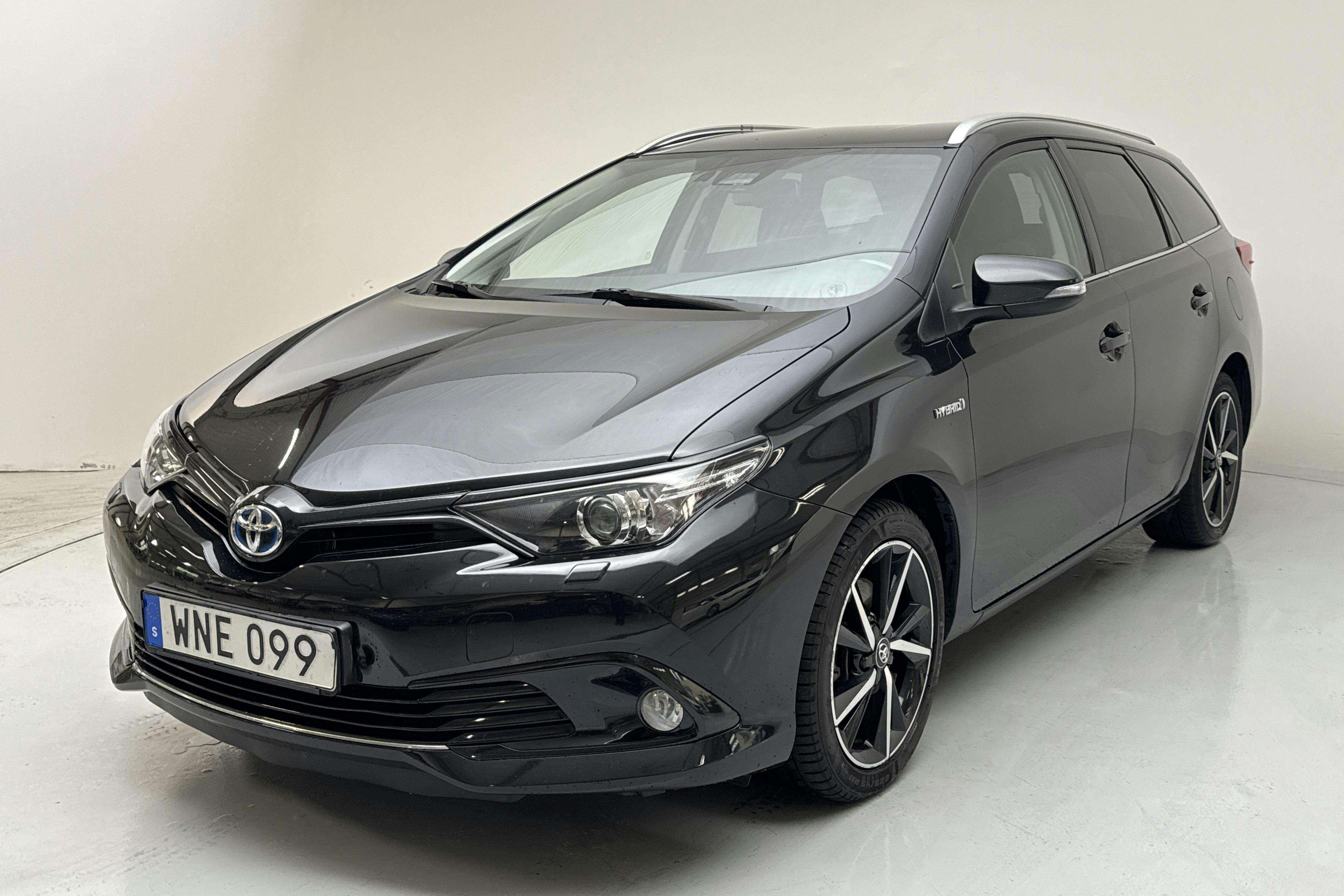 Toyota Auris 1.8 HSD Touring Sports (99hk) - 147 600 km - Automatic - black - 2018