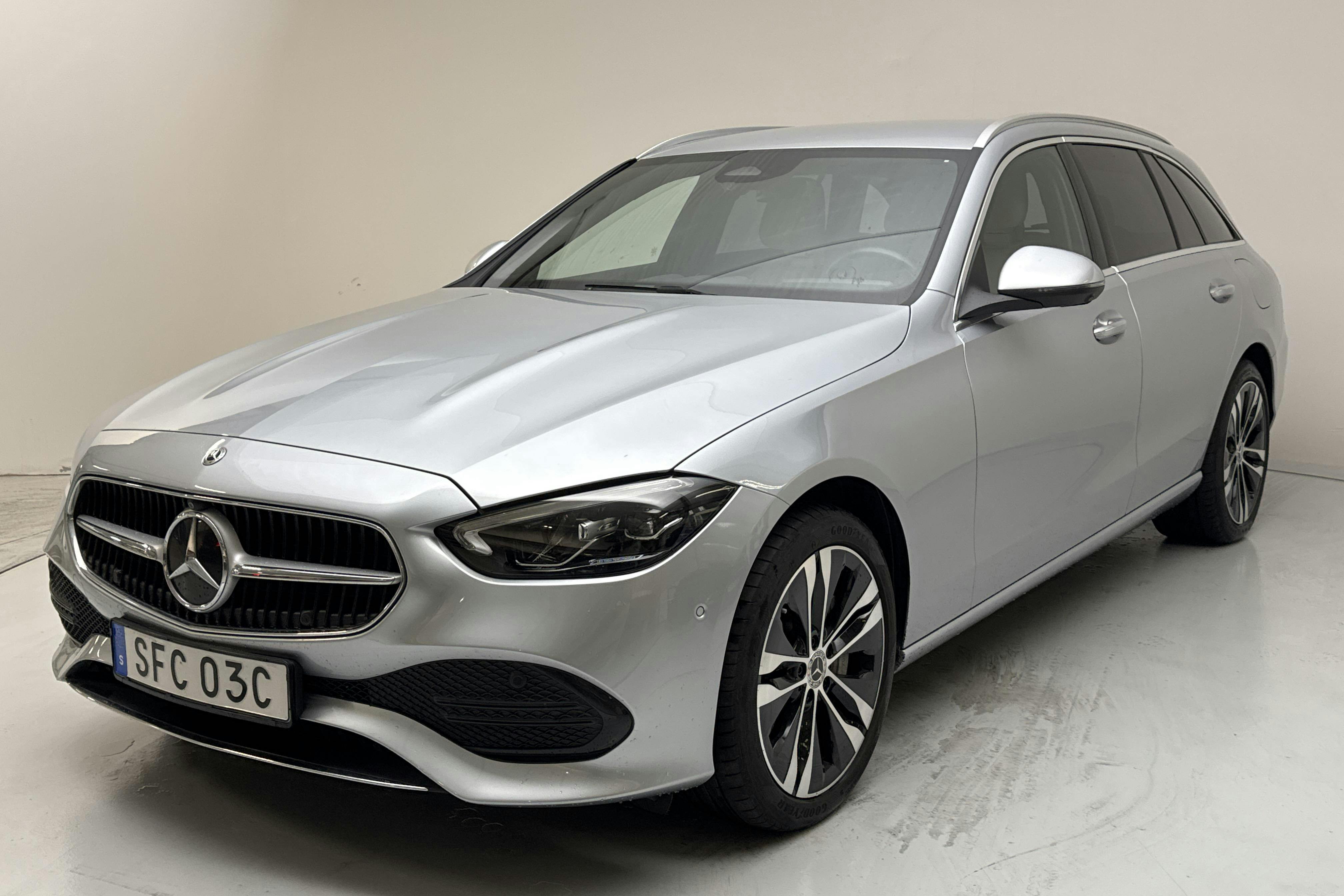 Mercedes C 300 e Kombi S206 (333hk) - 4 461 mil - Automat - silver - 2023