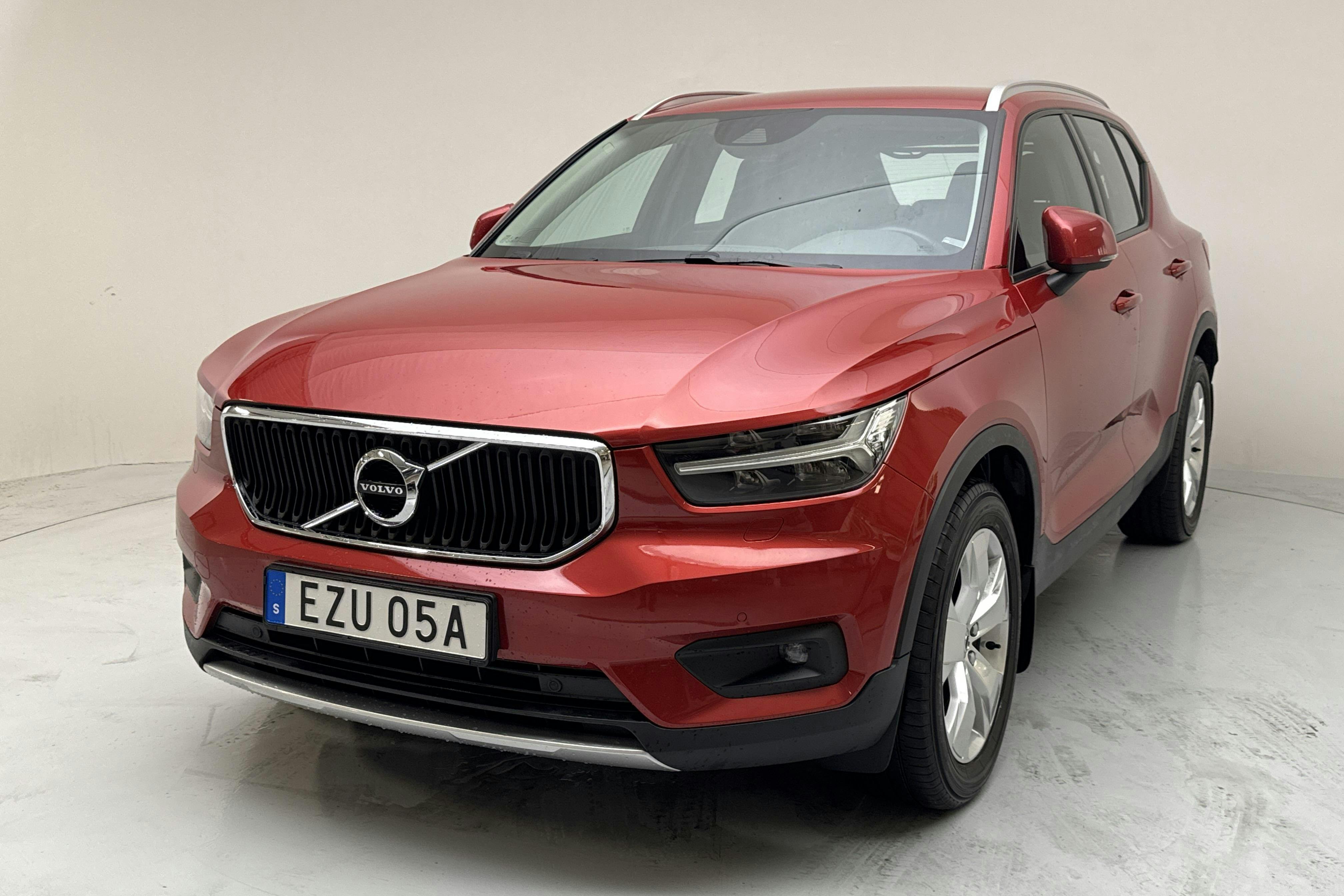 Volvo XC40 D4 AWD (190hk) - 11 591 mil - Automat - röd - 2020