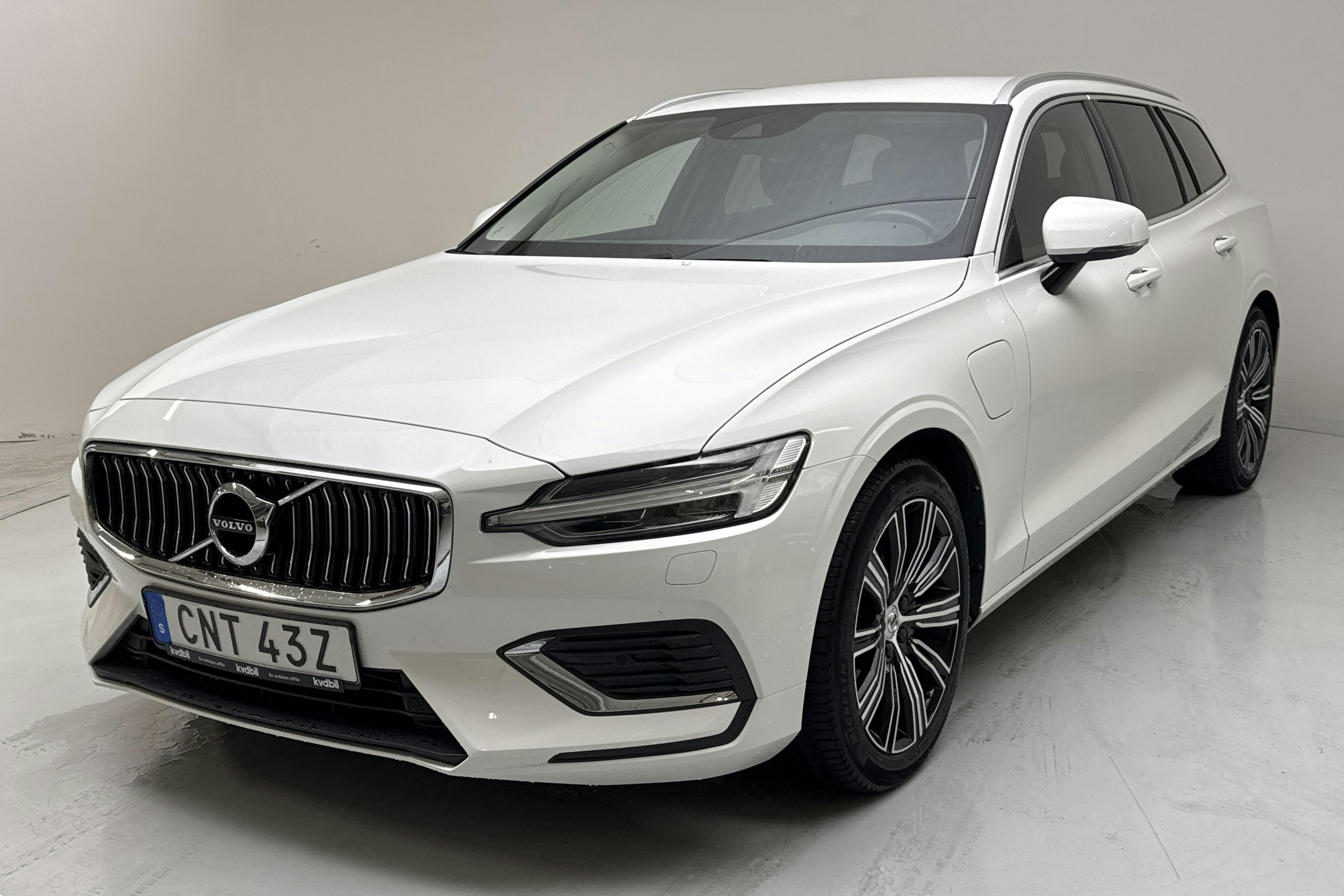Volvo V60 T6 AWD Twin Engine (340hk) - 107 620 km - Automatic - white - 2021