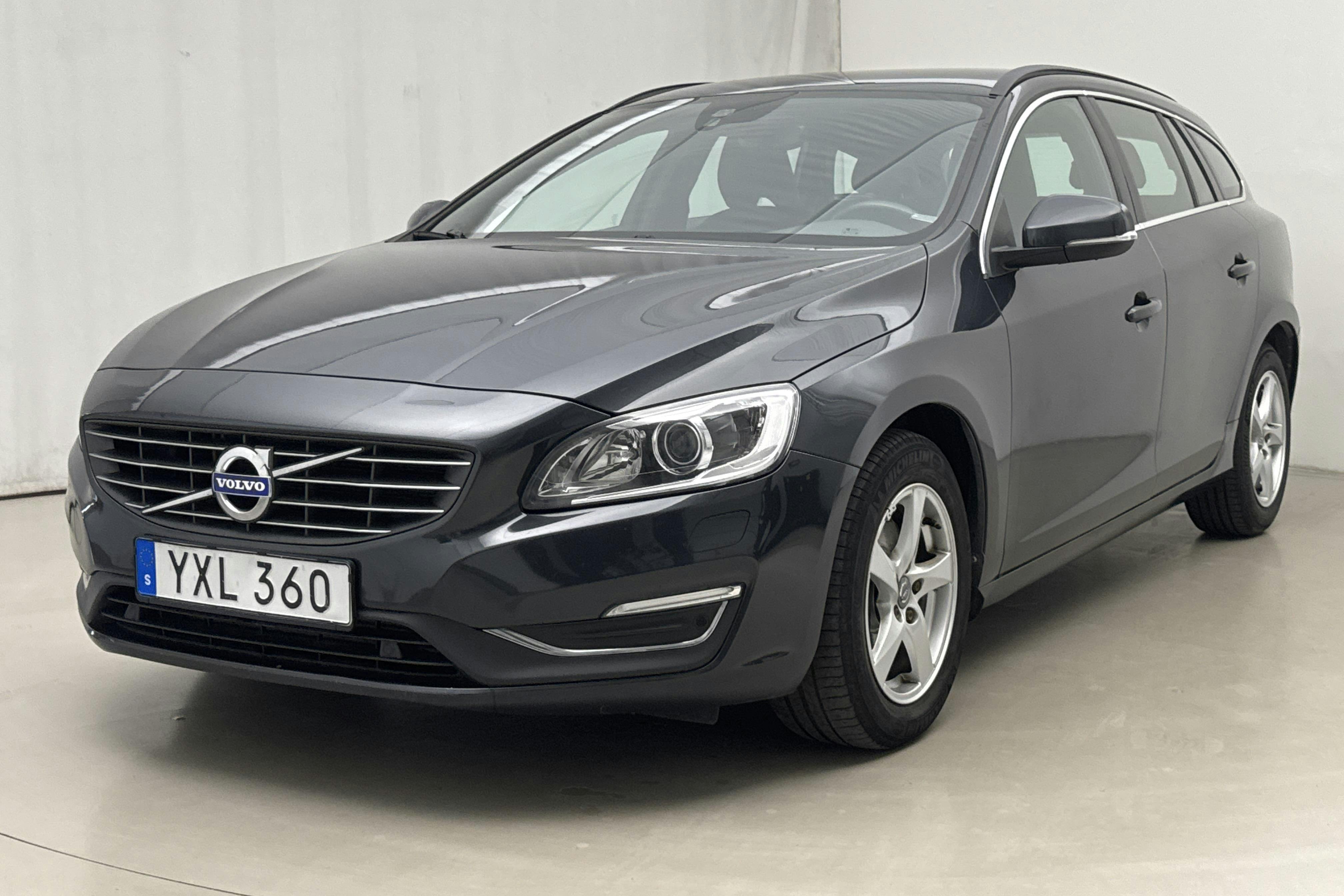 Volvo V60 D4 (190hk) - 10 144 mil - Automat - grå - 2018