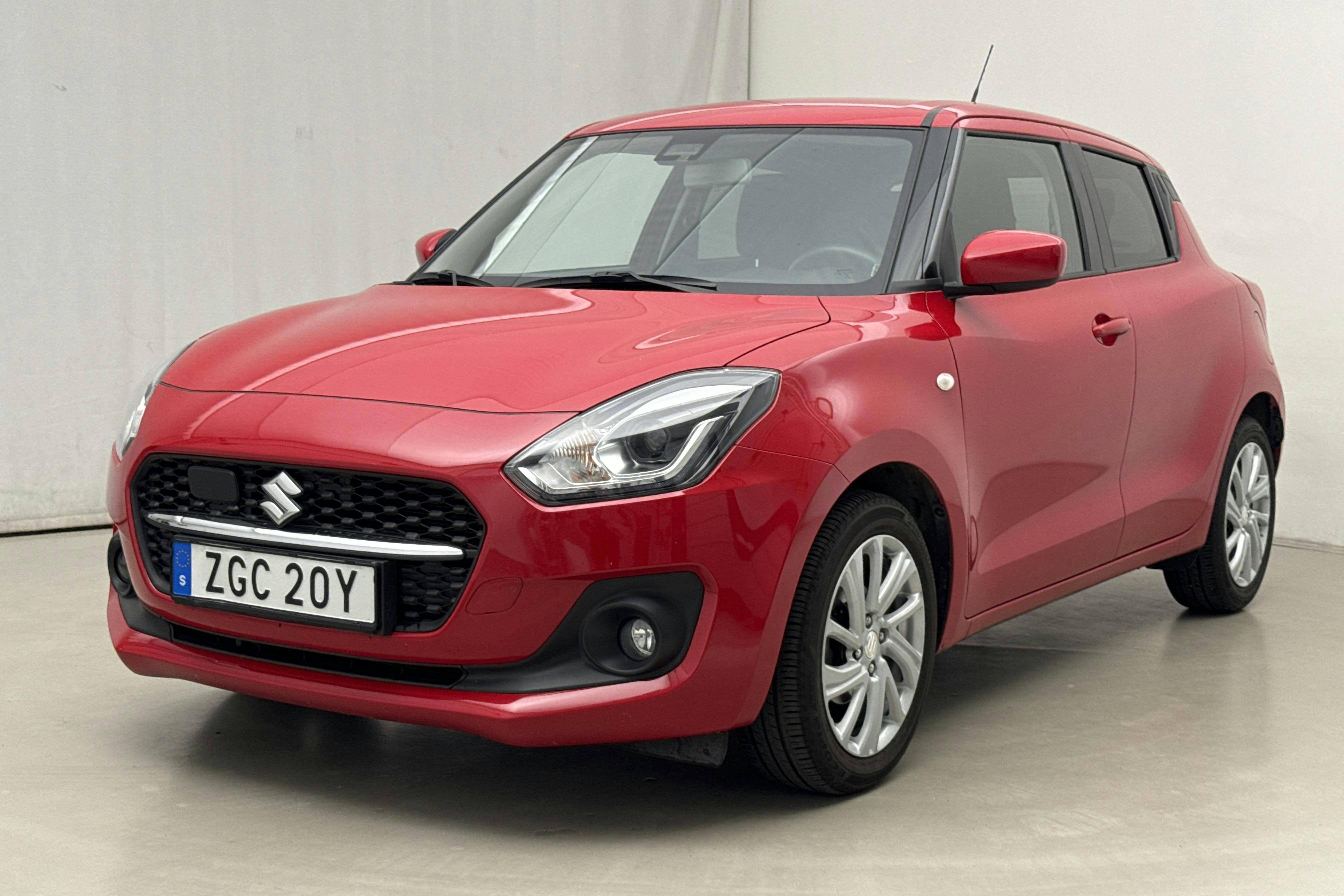 Suzuki Swift 1.2 5dr (82hk) - 28 300 km - Manualna - czerwony - 2022