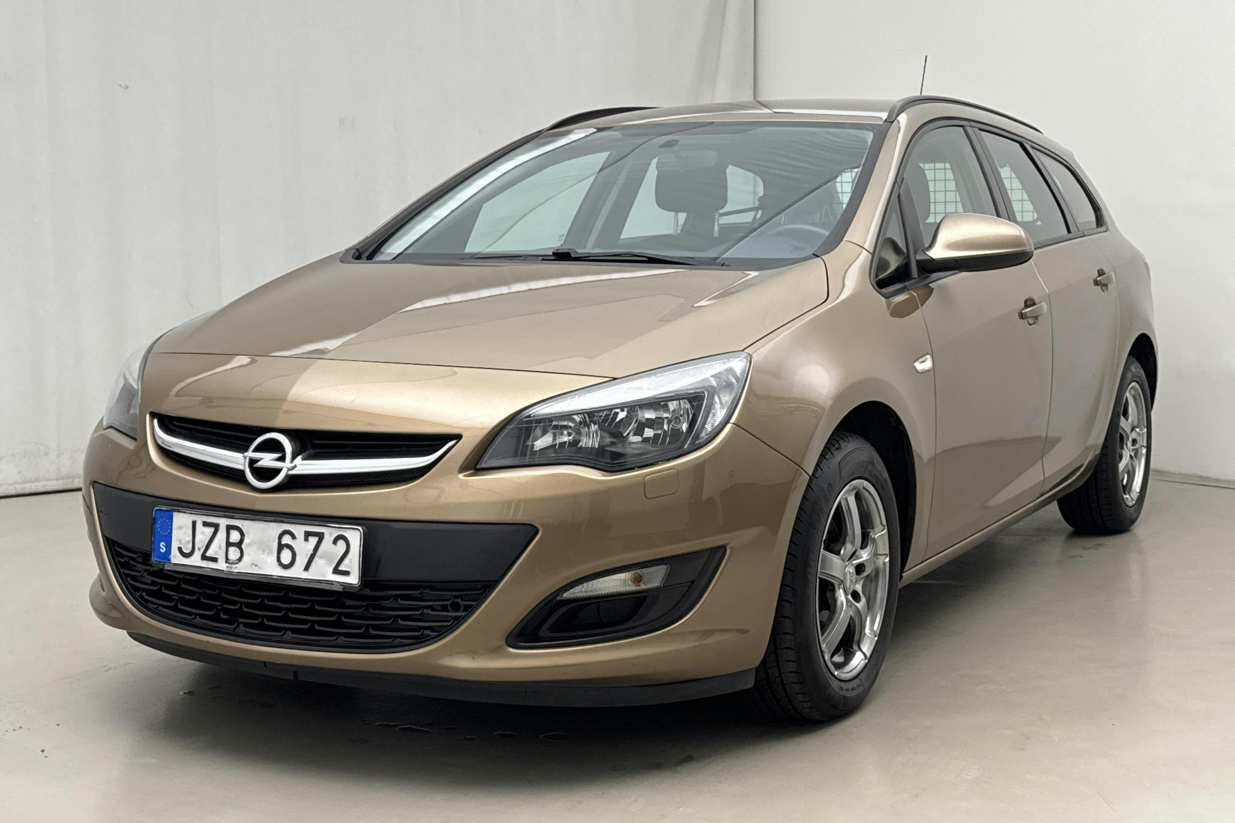 Opel Astra 1.6 ECOTEC Sports Tourer (115hk) - 9 945 mil - Manuell - brun - 2013