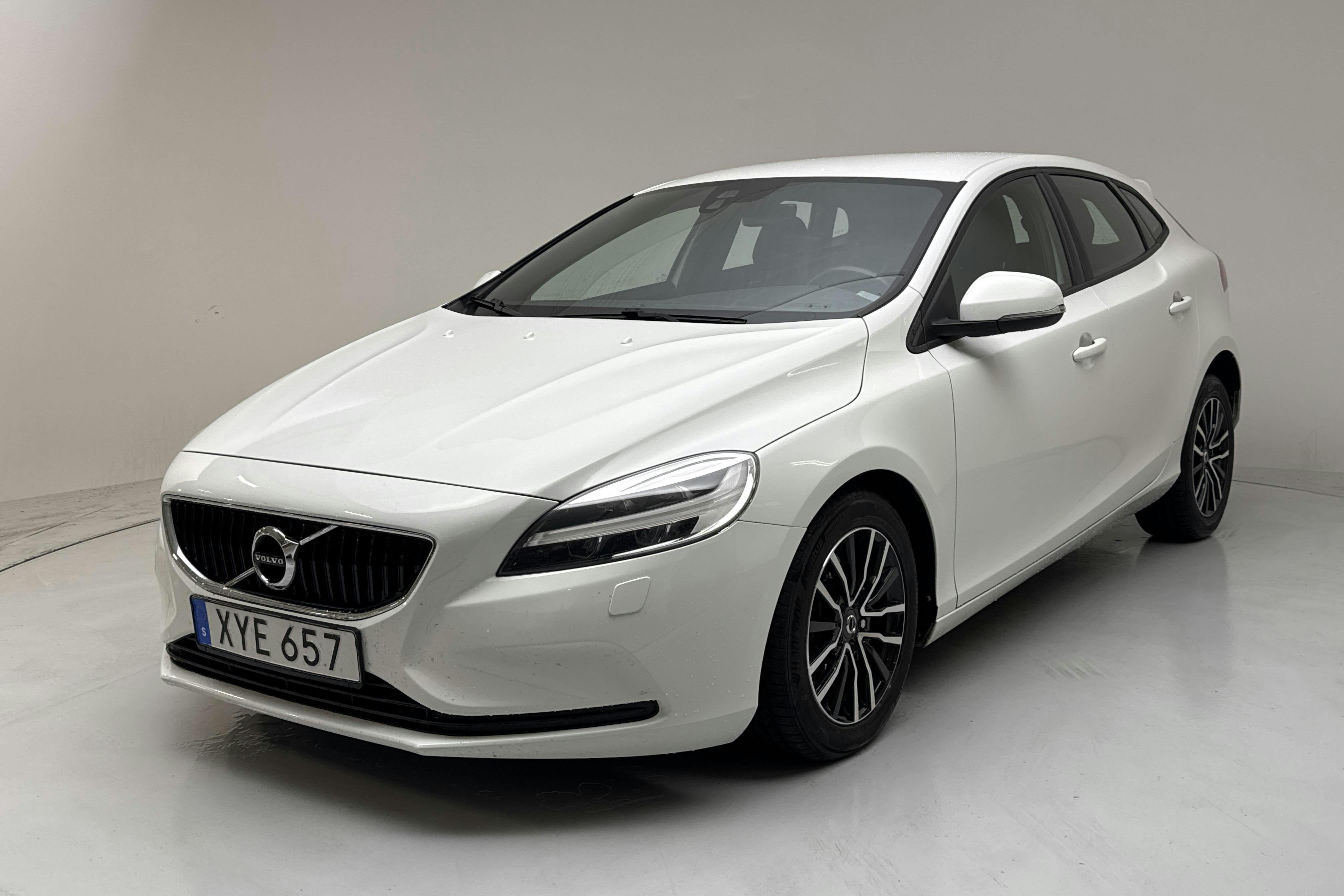 Volvo V40 T3 (152hk) - 10 468 mil - Automat - vit - 2018