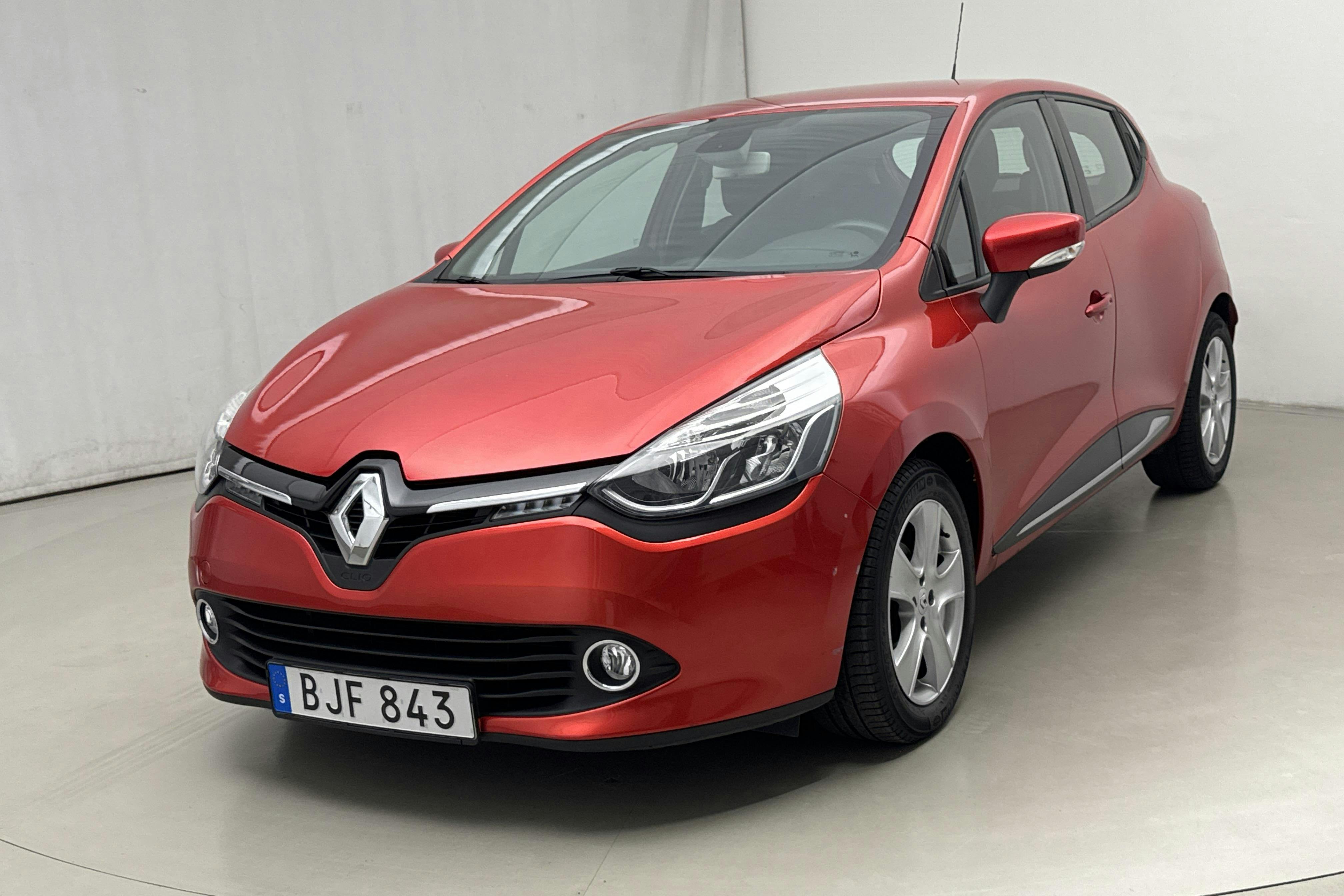 Renault Clio IV 0.9 TCe 90 5dr (90hk) - 62 990 km - Käsitsi - punane - 2014