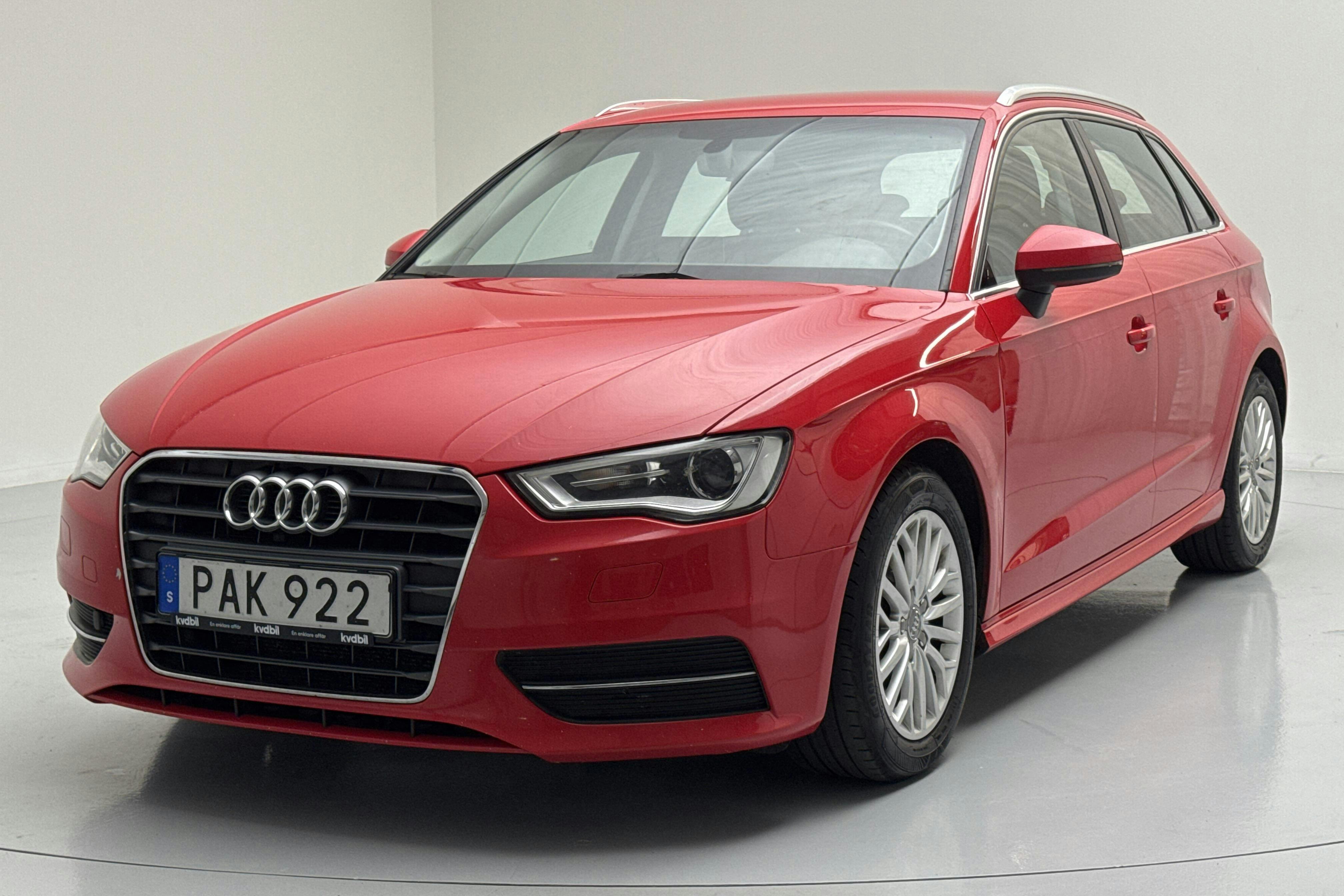 Audi A3 1.6 TDI Sportback (110hk) - 134 870 km - Käsitsi - punane - 2016