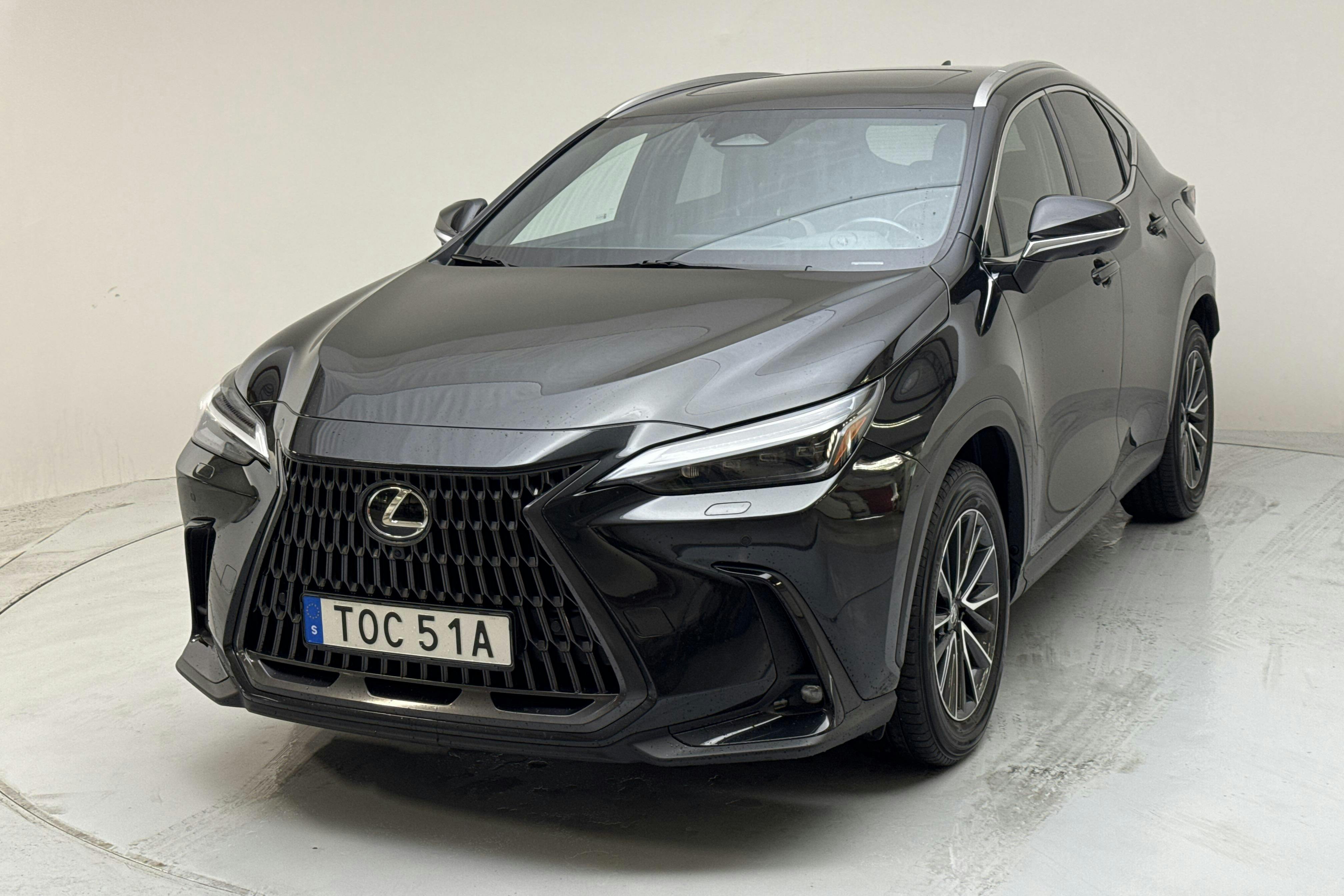 Lexus NX 450h+ AWD (309hk) - 9 666 mil - Automat - svart - 2023
