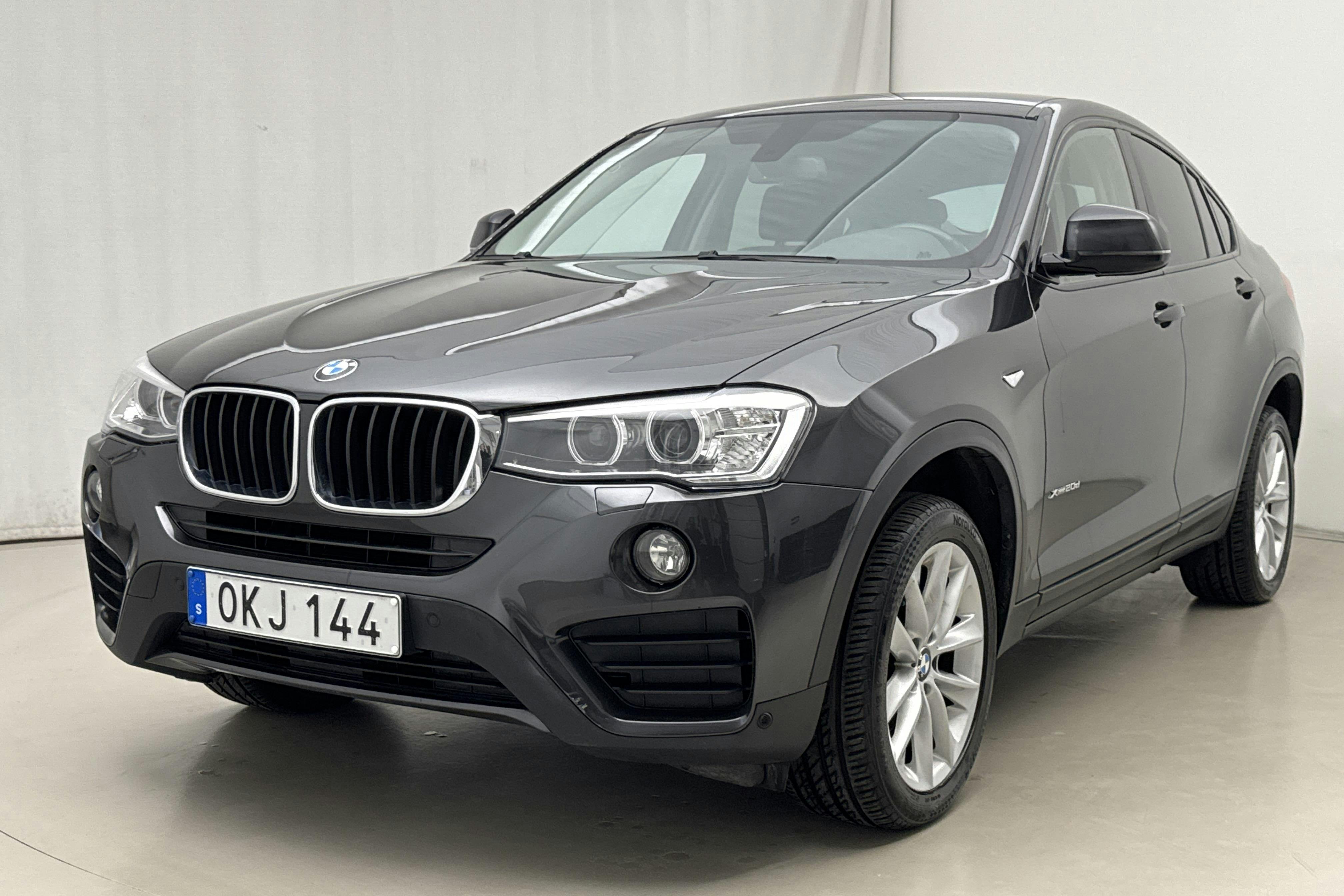 BMW X4 xDrive 20d, F26 (190hk) - 130 070 km - Automatic - gray - 2017