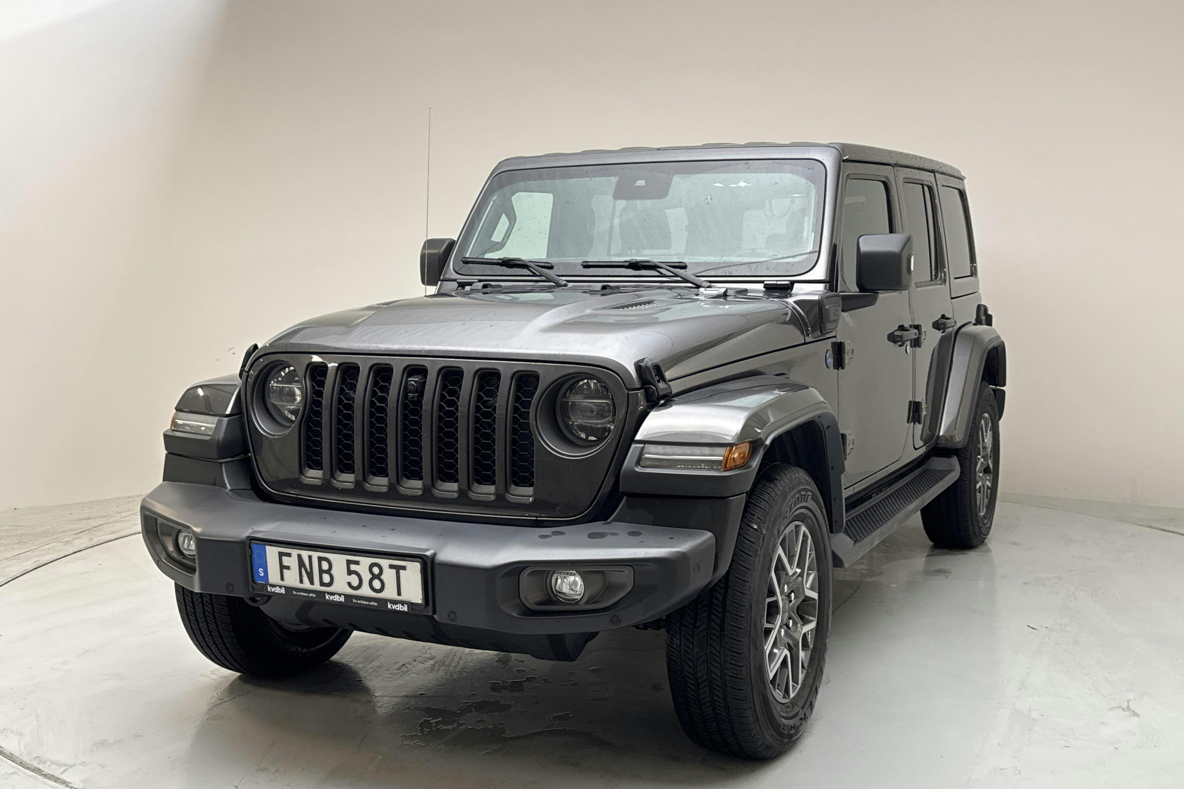 Jeep Wrangler Unlimited 4xe PHEV AWD (380hk) - 5 692 mil - Automat - grå - 2021