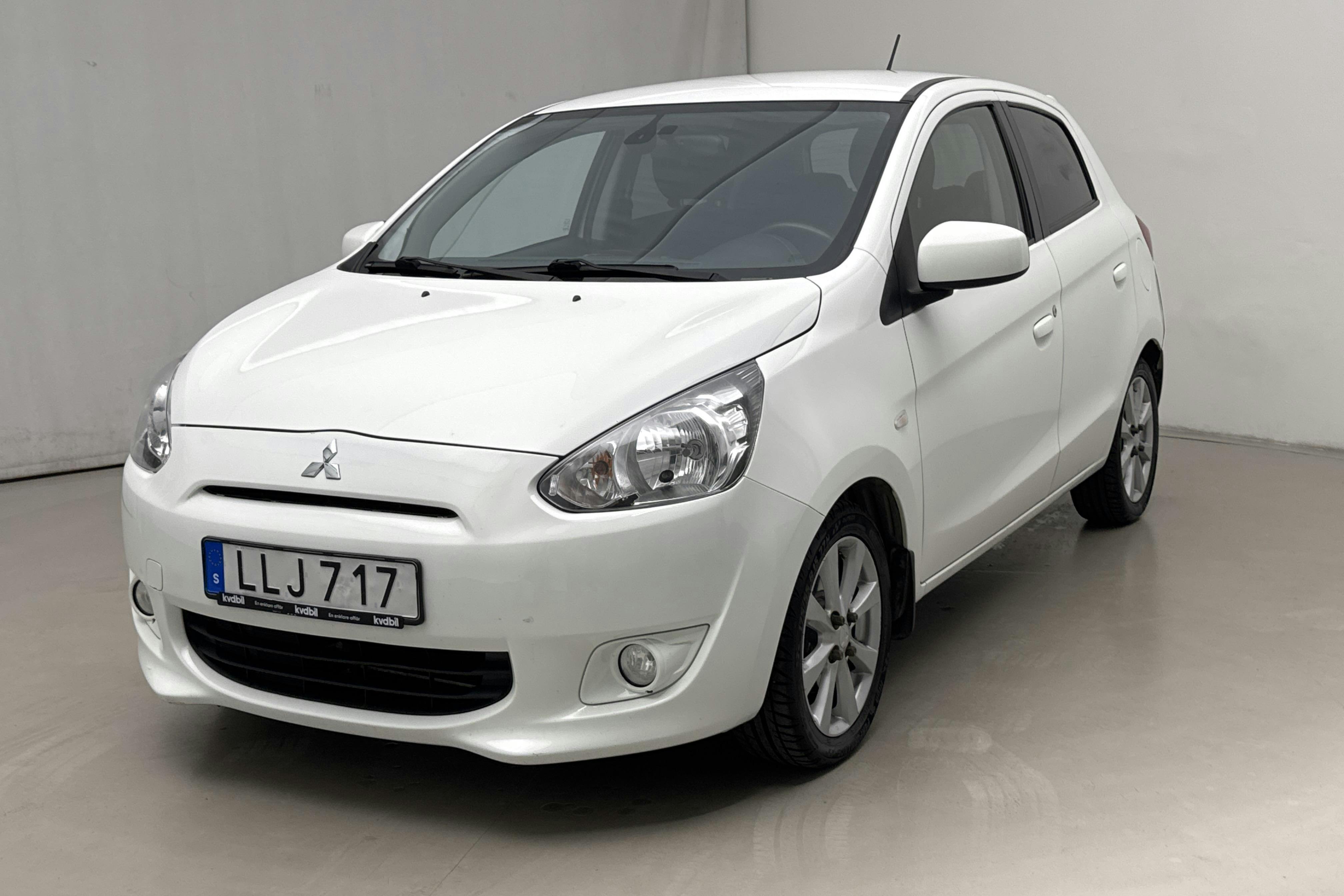 Mitsubishi Space Star 1.2 5dr (80hk) - 13 542 mil - Manuell - vit - 2015