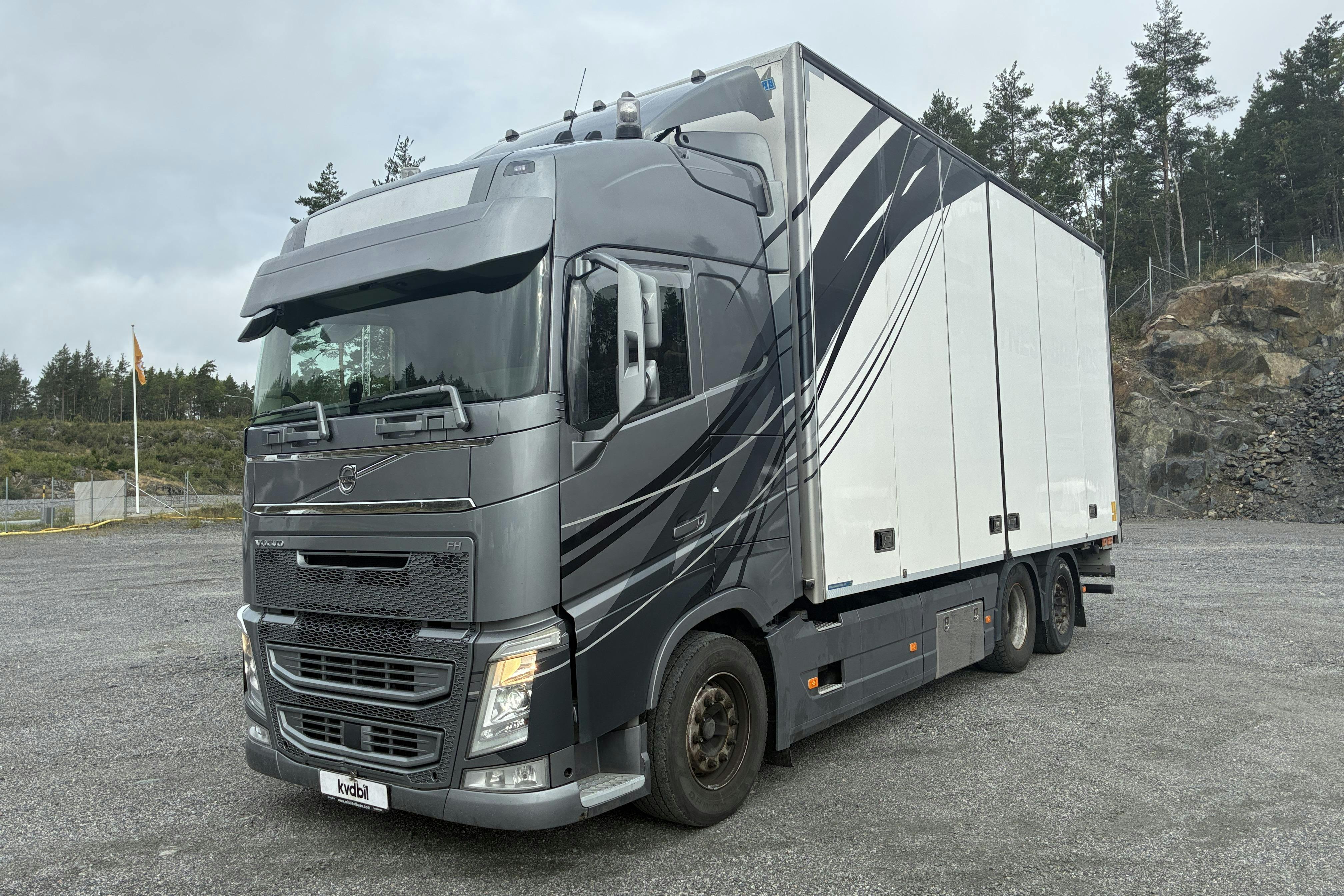 VOLVO FH 6X2 VOLVO FH510 - 657 963 km - Automat - vit - 2018