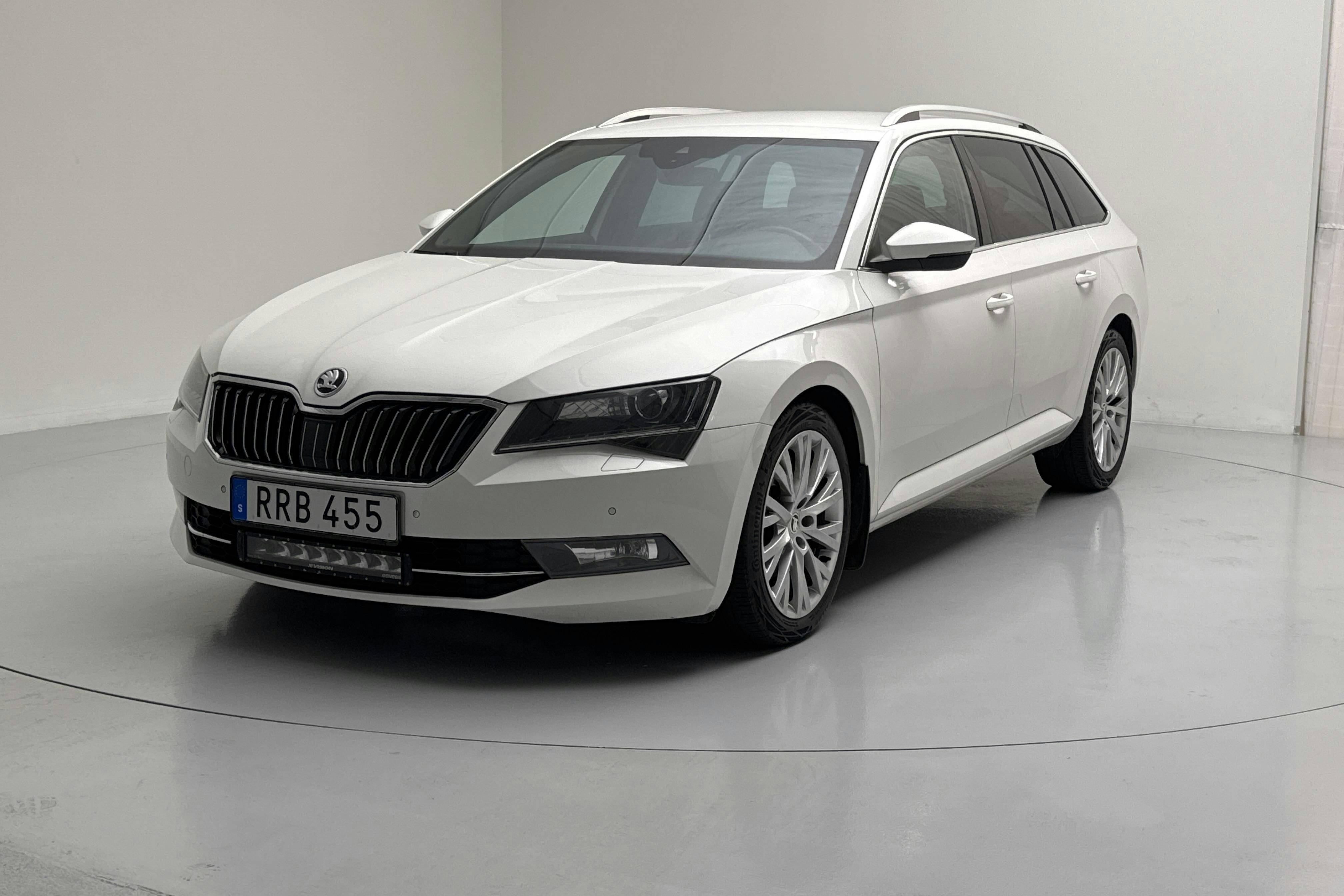 Skoda Superb 2.0 TDI 4x4 Kombi (190hk) - 248 860 km - Automatyczna - biały - 2019