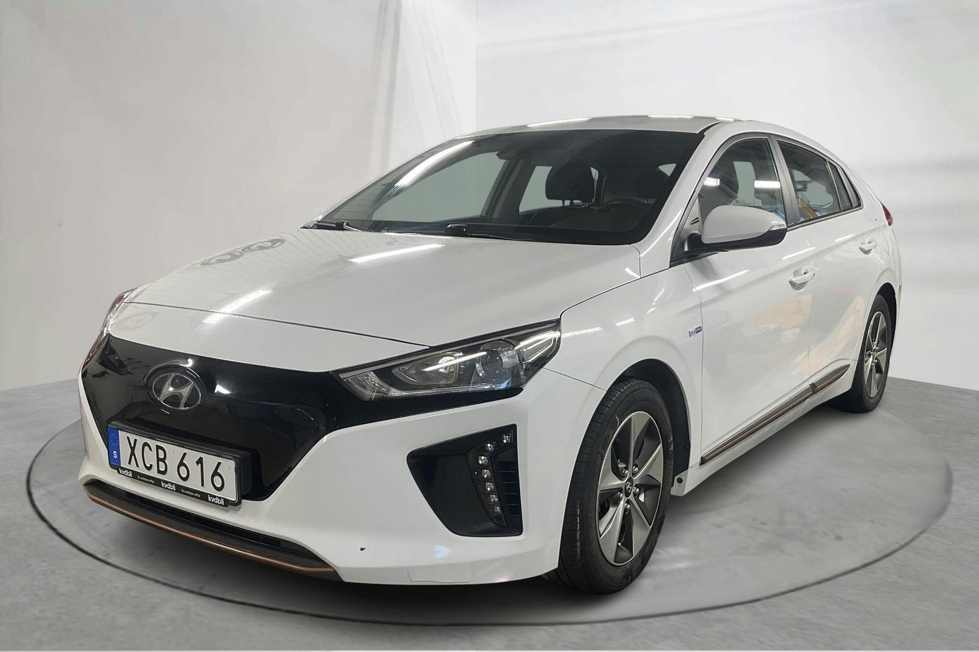 Hyundai IONIQ Electric (120hk) - 65 820 km - Automatic - white - 2019