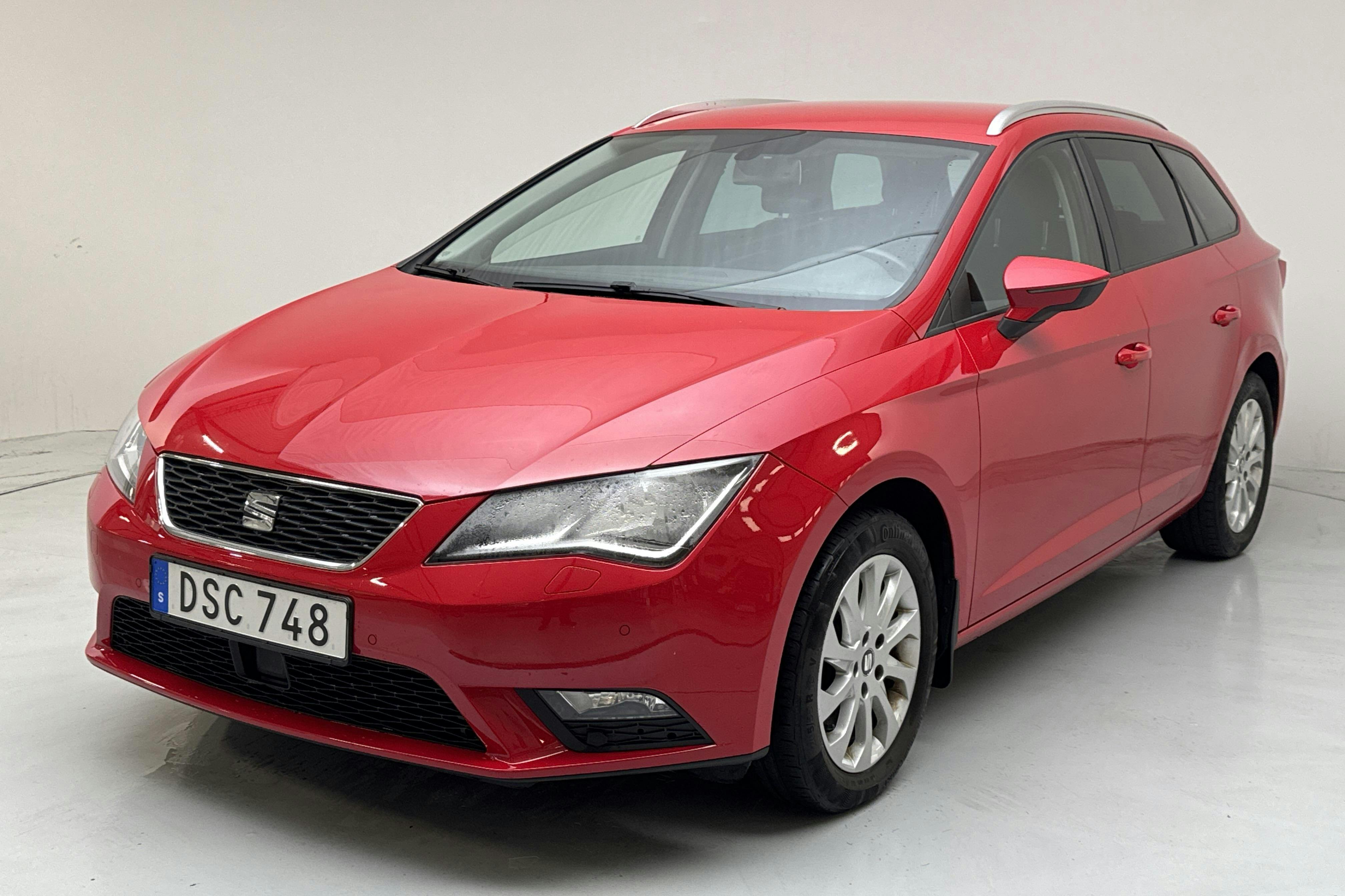 Seat Leon 1.2 TSI ST (110hk) - 108 960 km - Automaatne - punane - 2015