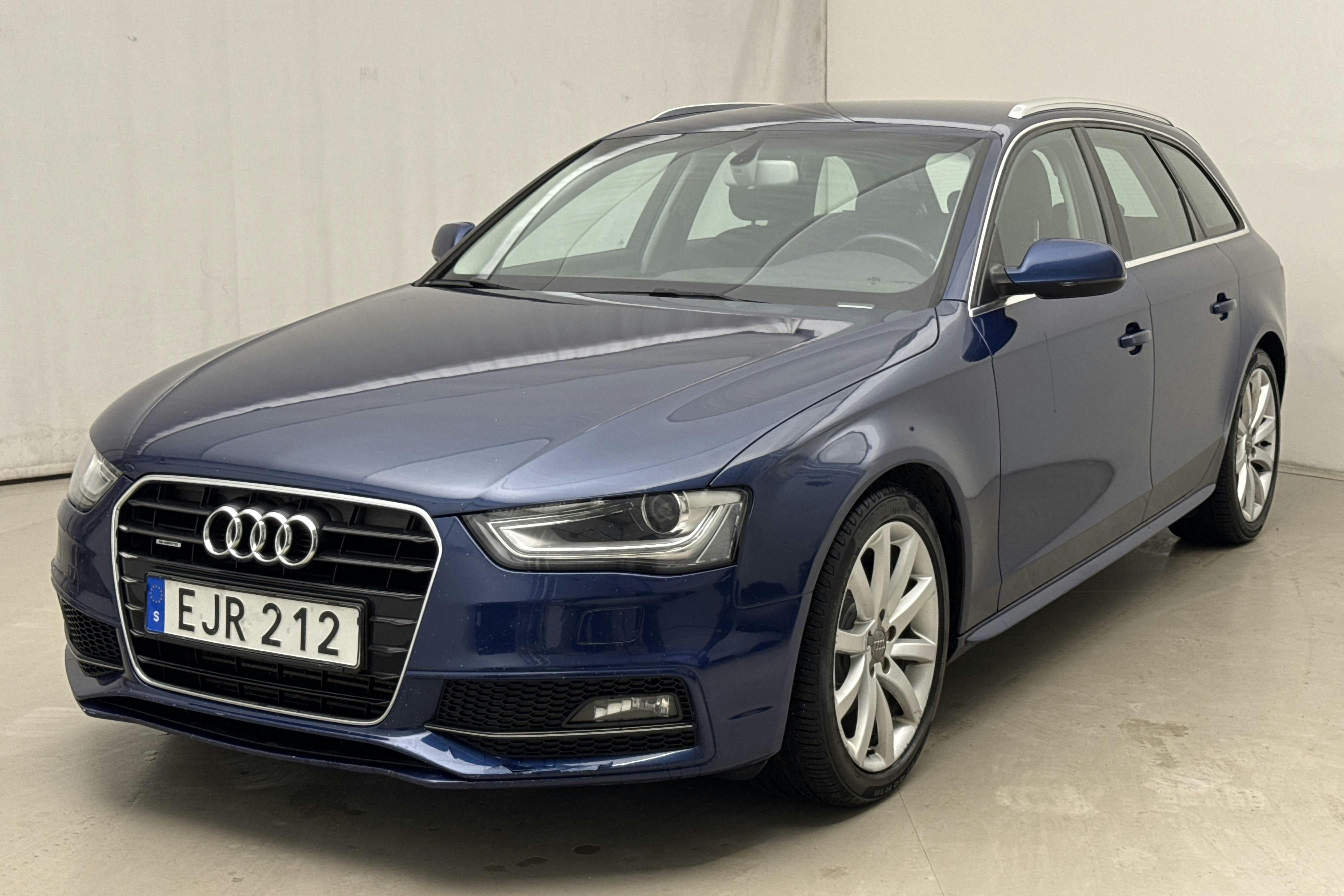 Audi A4 2.0 TFSI E85 Avant quattro (180hk) - 99 720 km - Manuaalinen - sininen - 2015