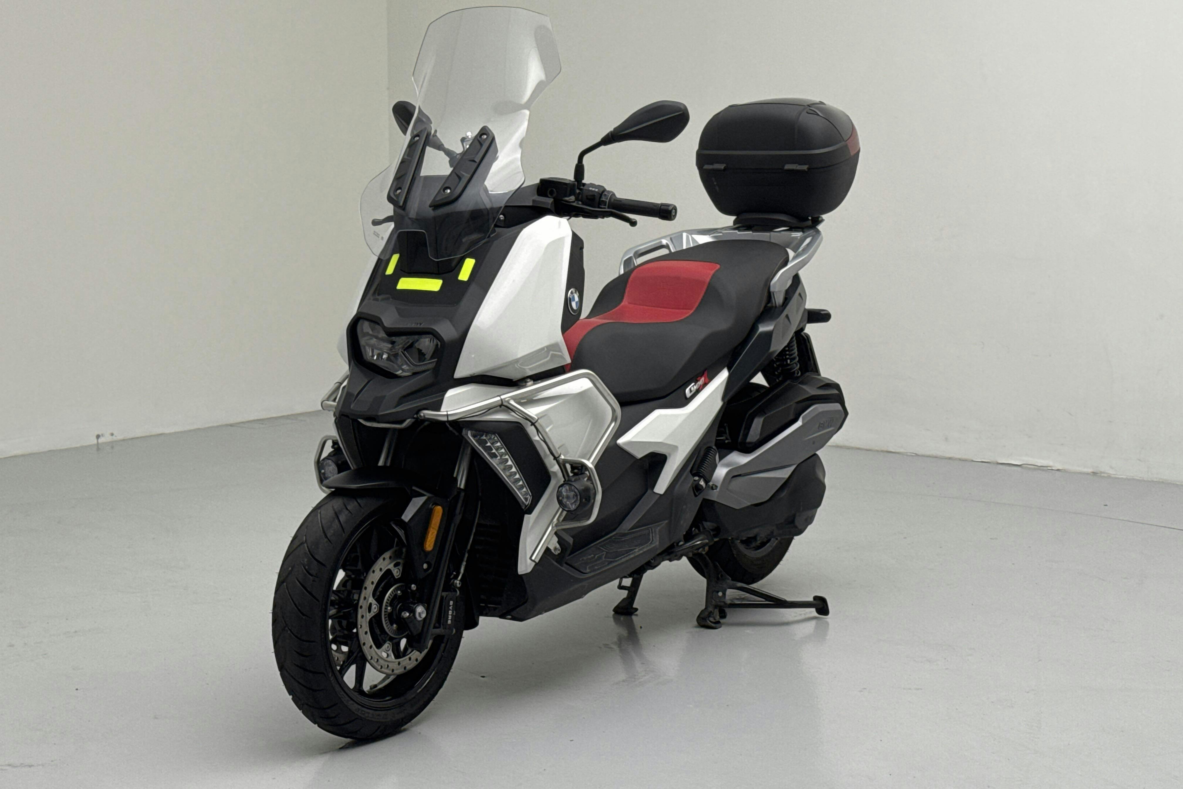BMW C 400 X Motorcykelskoter - 712 mil - Automat - vit - 2018