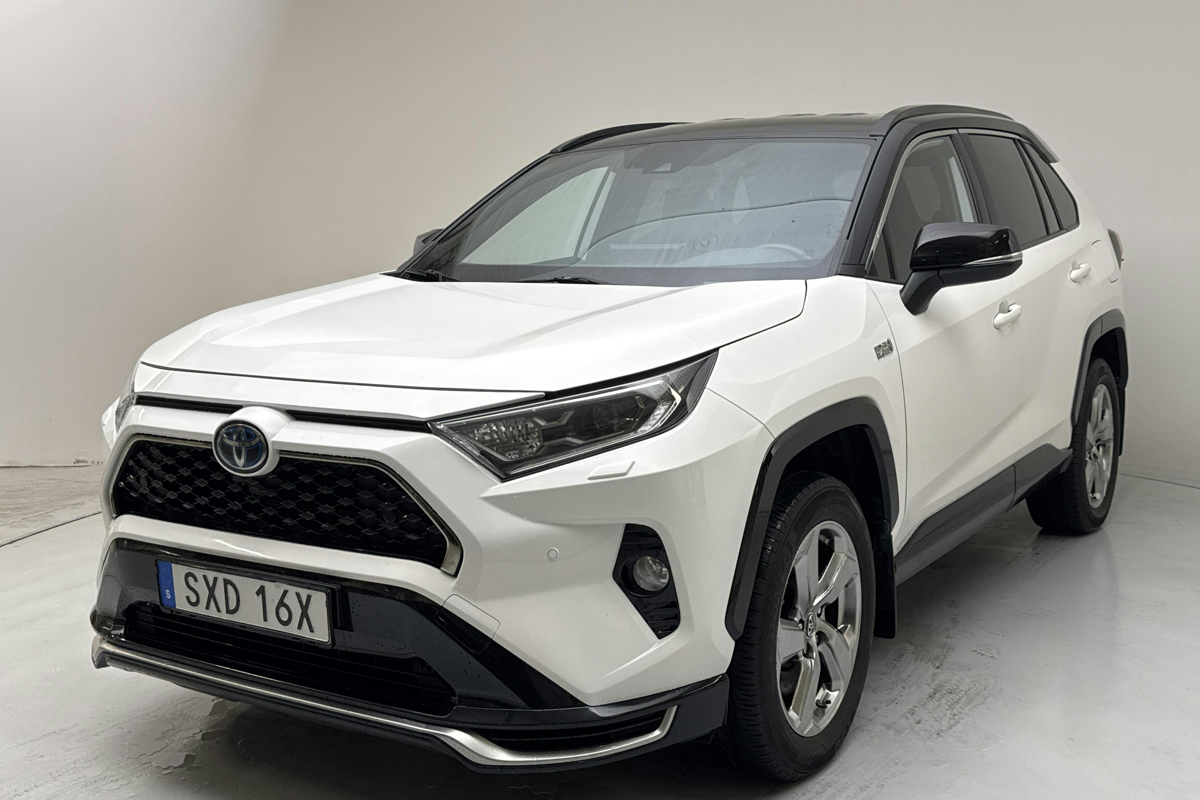 Toyota RAV4 2.5 Plug-in Hybrid AWDi (306hk) - 173 170 km - Automatyczna - biały - 2020