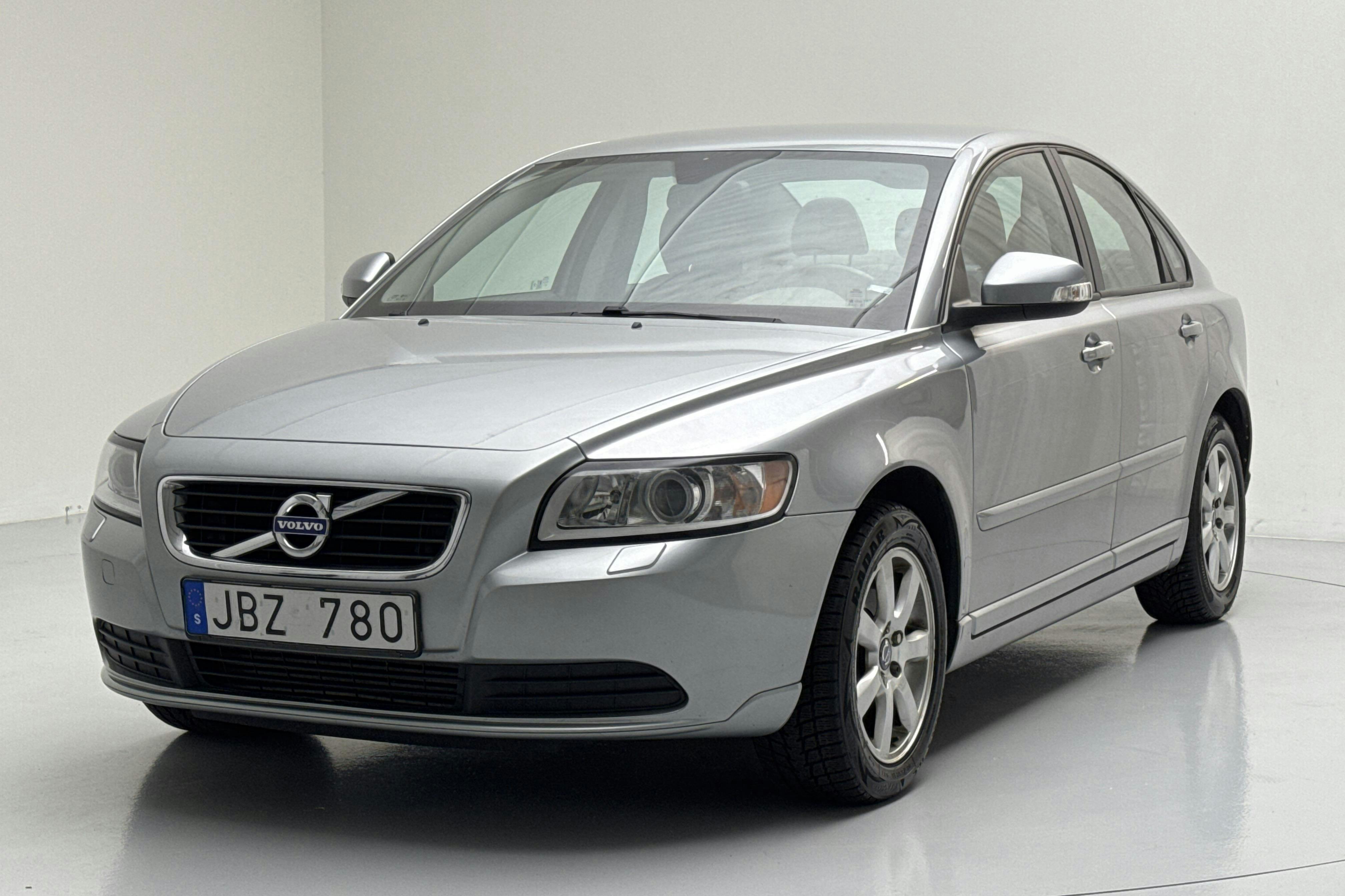 Volvo S40 D3 (150hk) - 142 530 km - Manualna - srebro - 2011