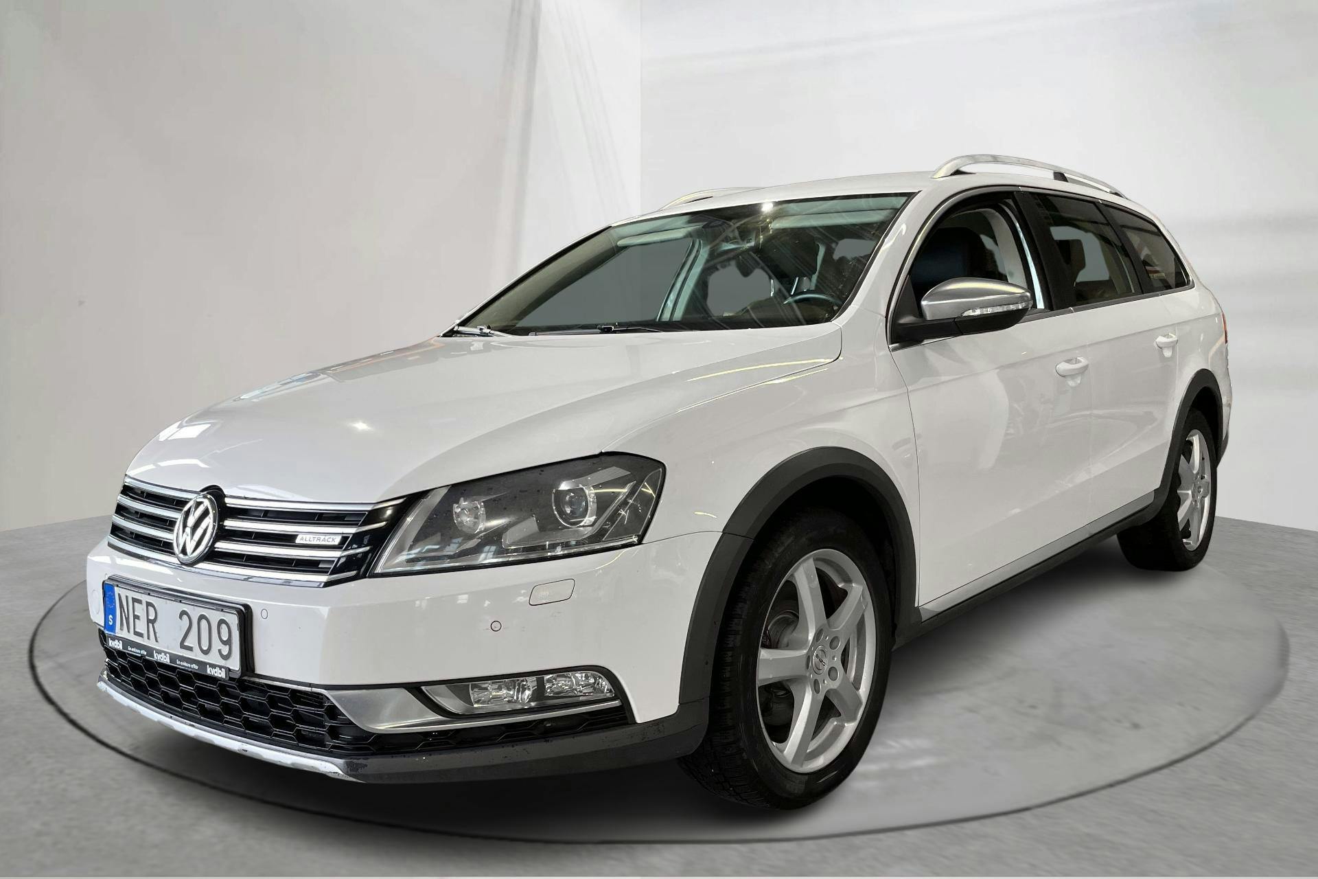 VW Passat Alltrack 2.0 TDI BlueMotion Technology 4Motion (177hk) - 227 110 km - Automaattinen - valkoinen - 2013