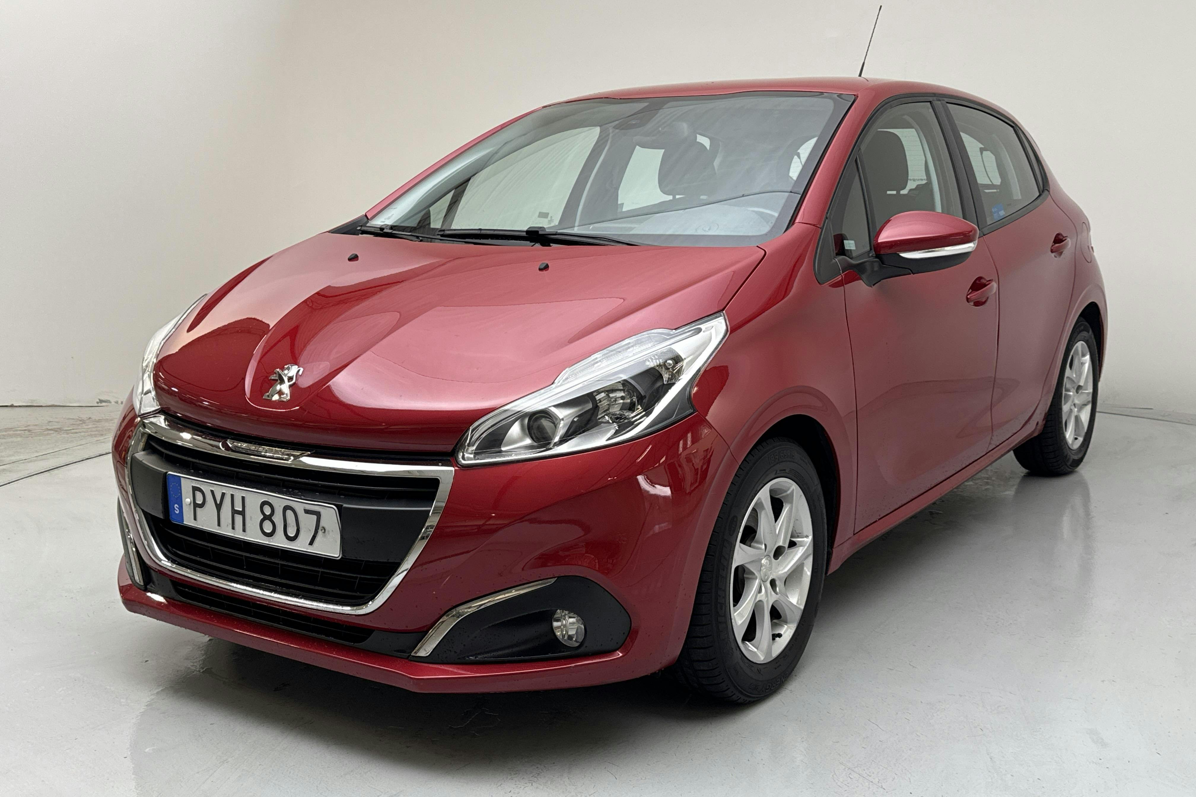 Peugeot 208 PureTech 5dr (82hk) - 53 320 km - Automatyczna - Dark Red - 2017