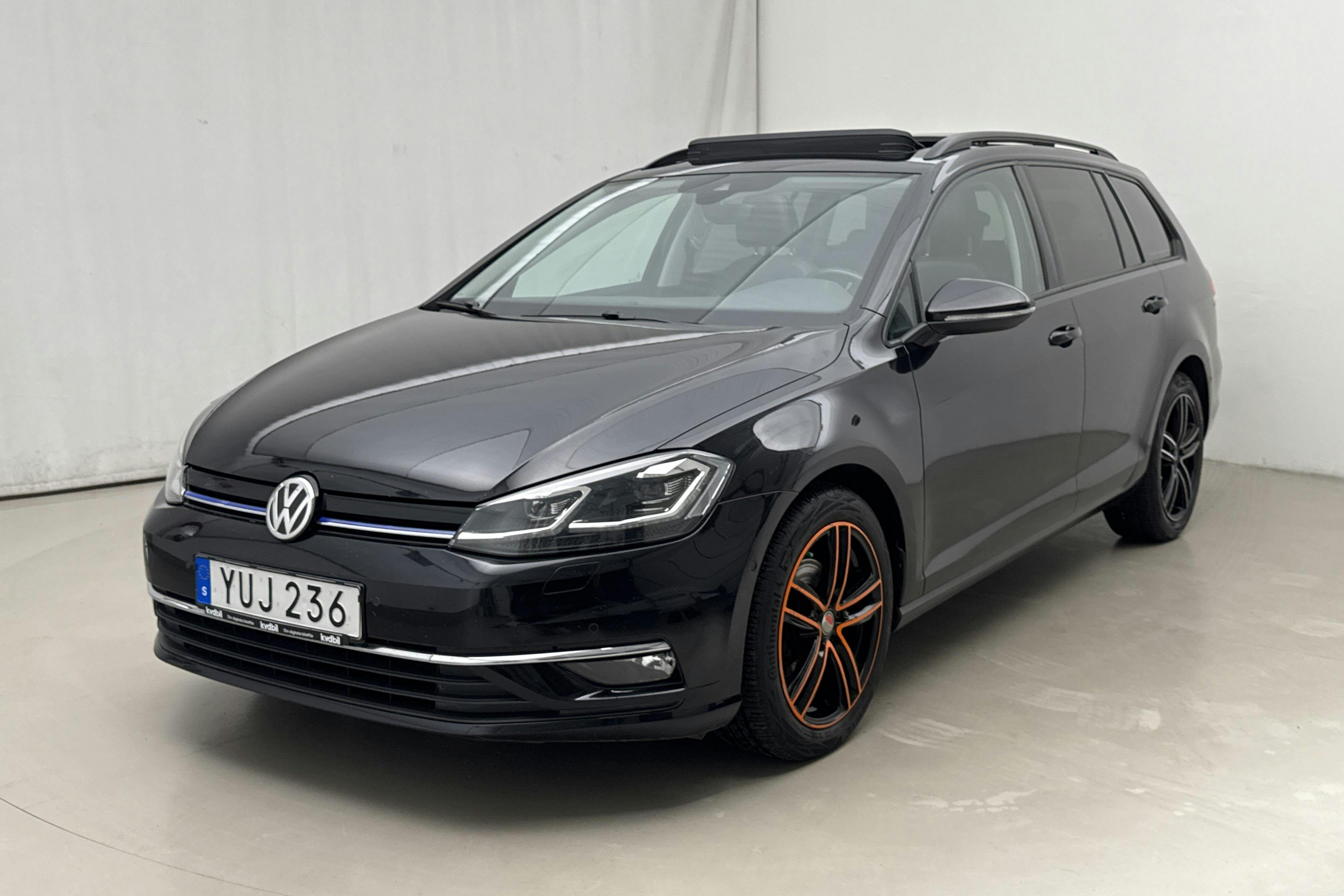 VW Golf VII 1.4 TGI BlueMotion Sportscombi (110hk) - 104 010 km - Käsitsi - must - 2018