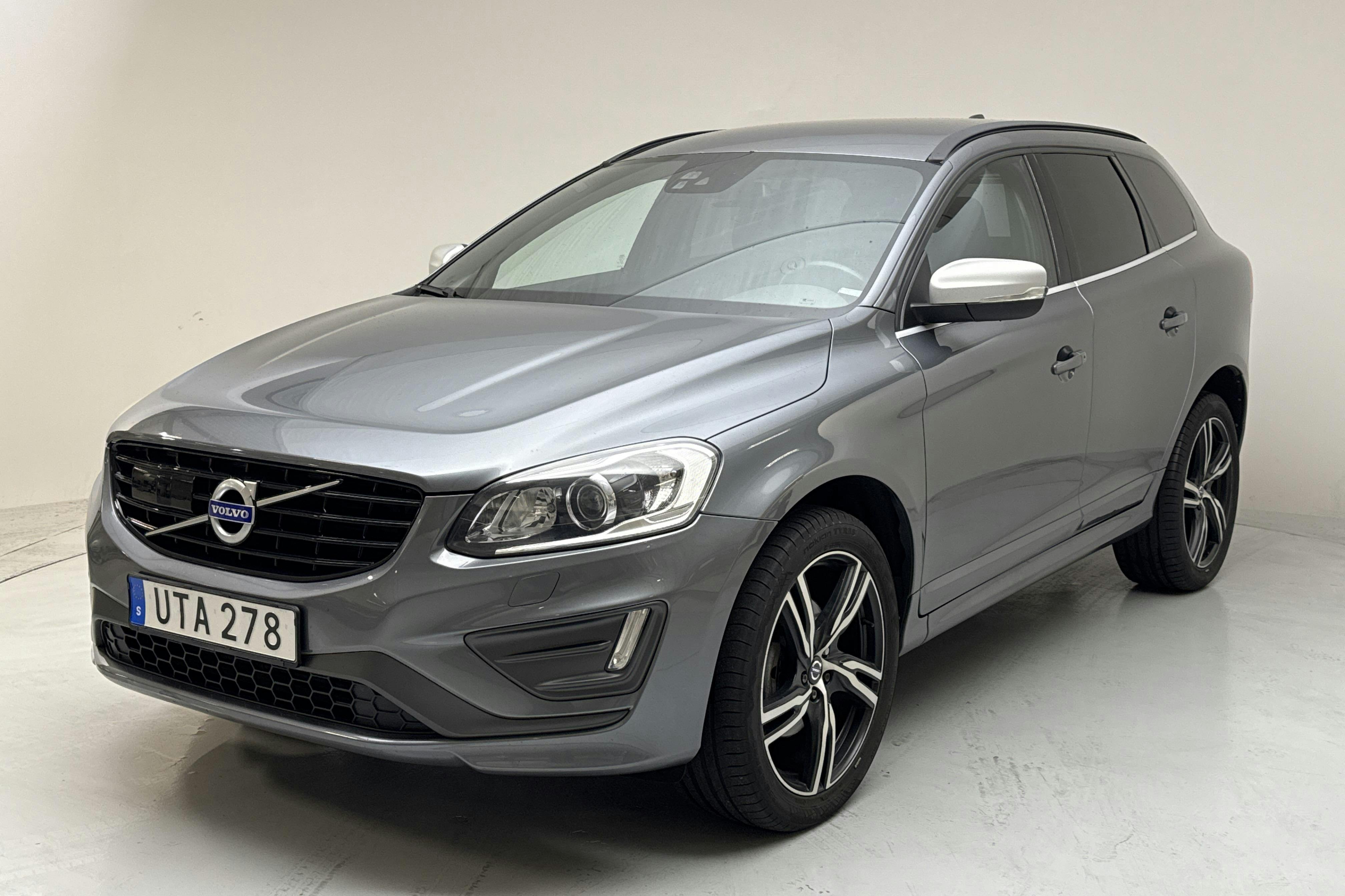Volvo XC60 D4 AWD (190hk) - 124 290 km - Automatic - gray - 2017