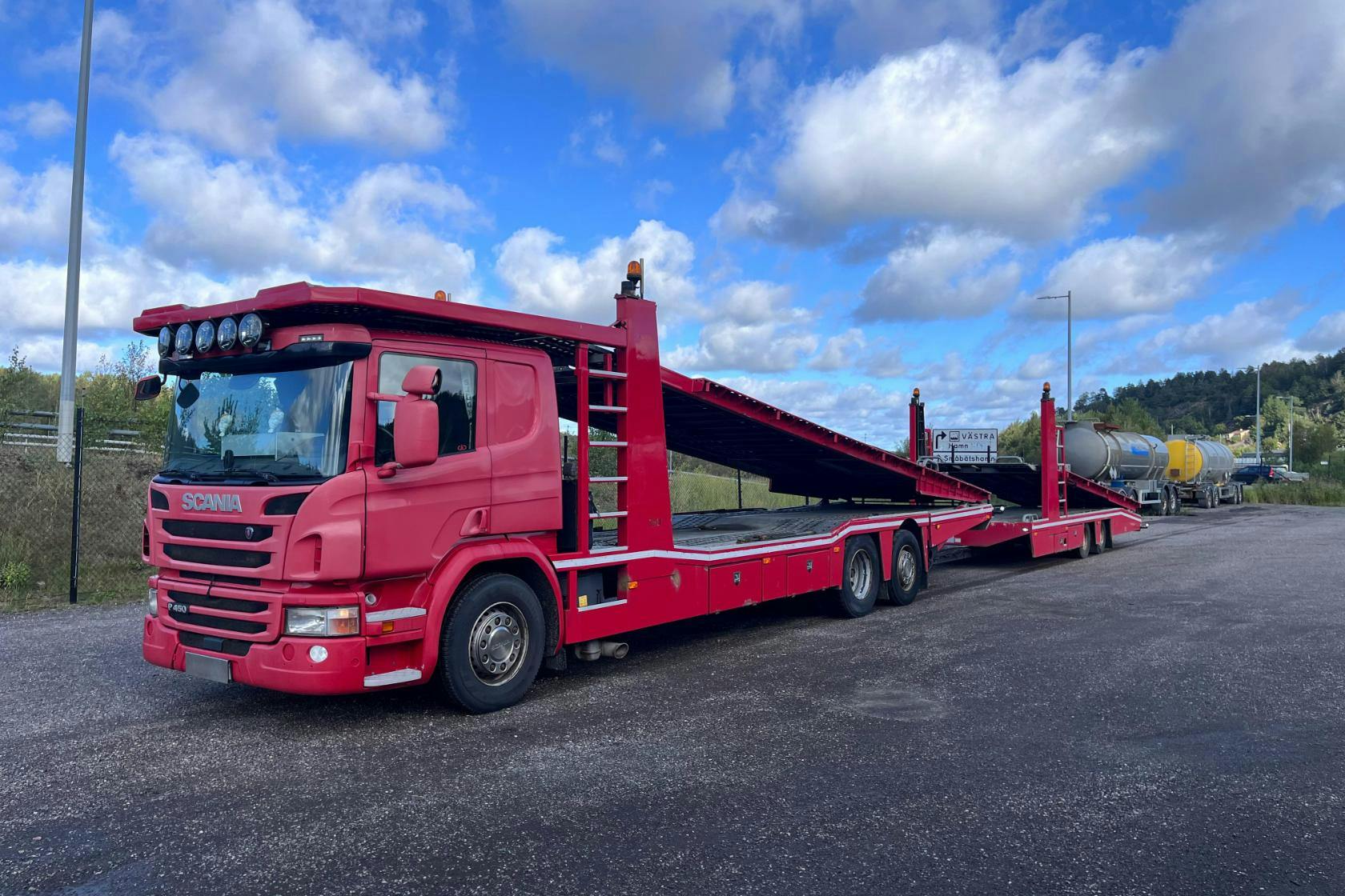 SCANIA P450 - Säljs ihop med 7253366 - 561 656 km - Automat - röd - 2014