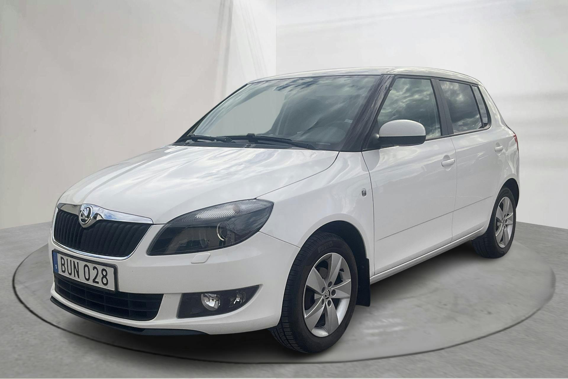 Skoda Fabia 1.2 TSI (86hk) - 85 880 km - Käsitsi - valge - 2015