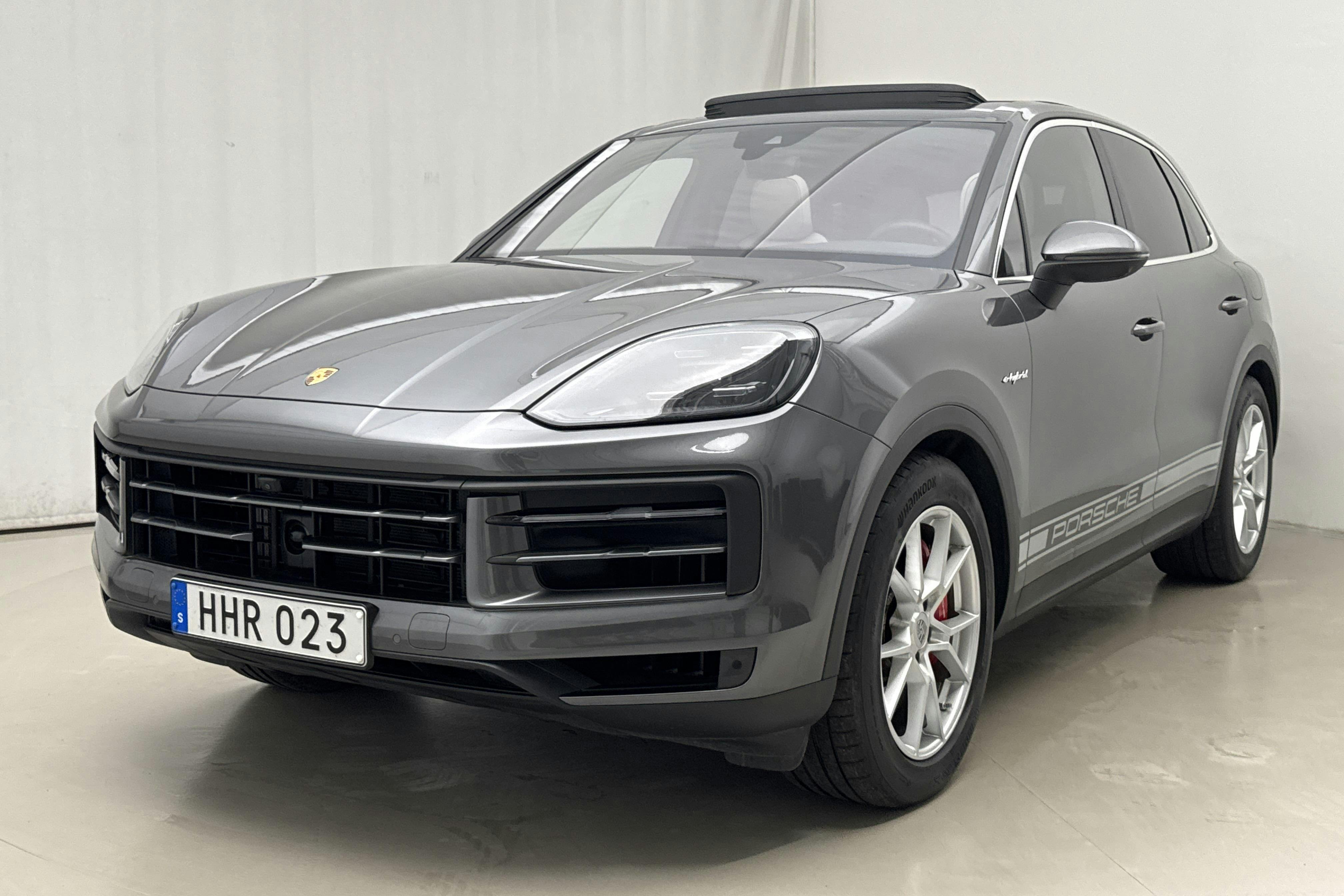 Porsche Cayenne S E-Hybrid (519hk) - 1 329 mil - Automat - Dark Grey - 2024