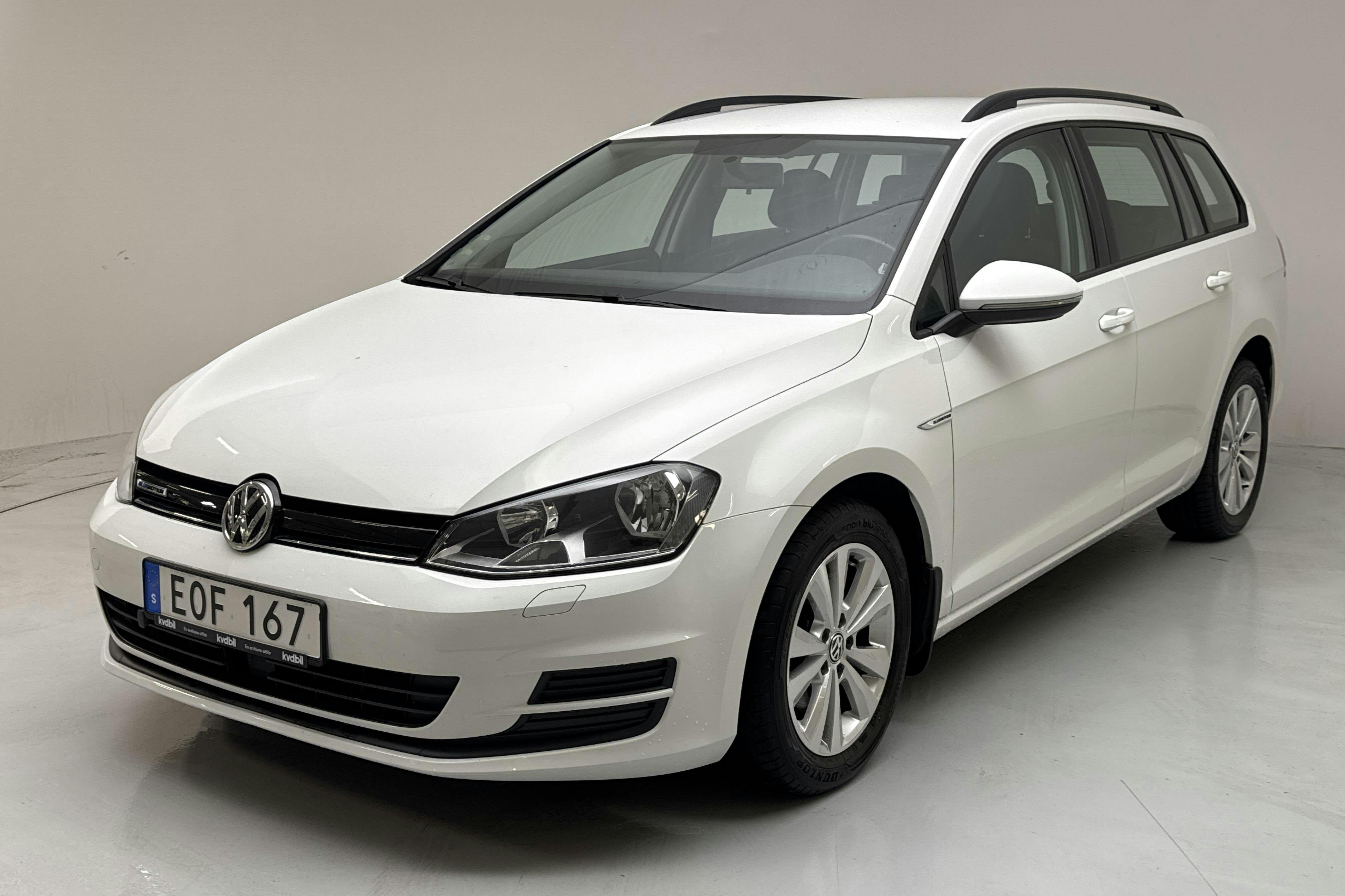 VW Golf VII 1.4 TGI BlueMotion Sportscombi (110hk) - 5 817 mil - Automat - vit - 2015