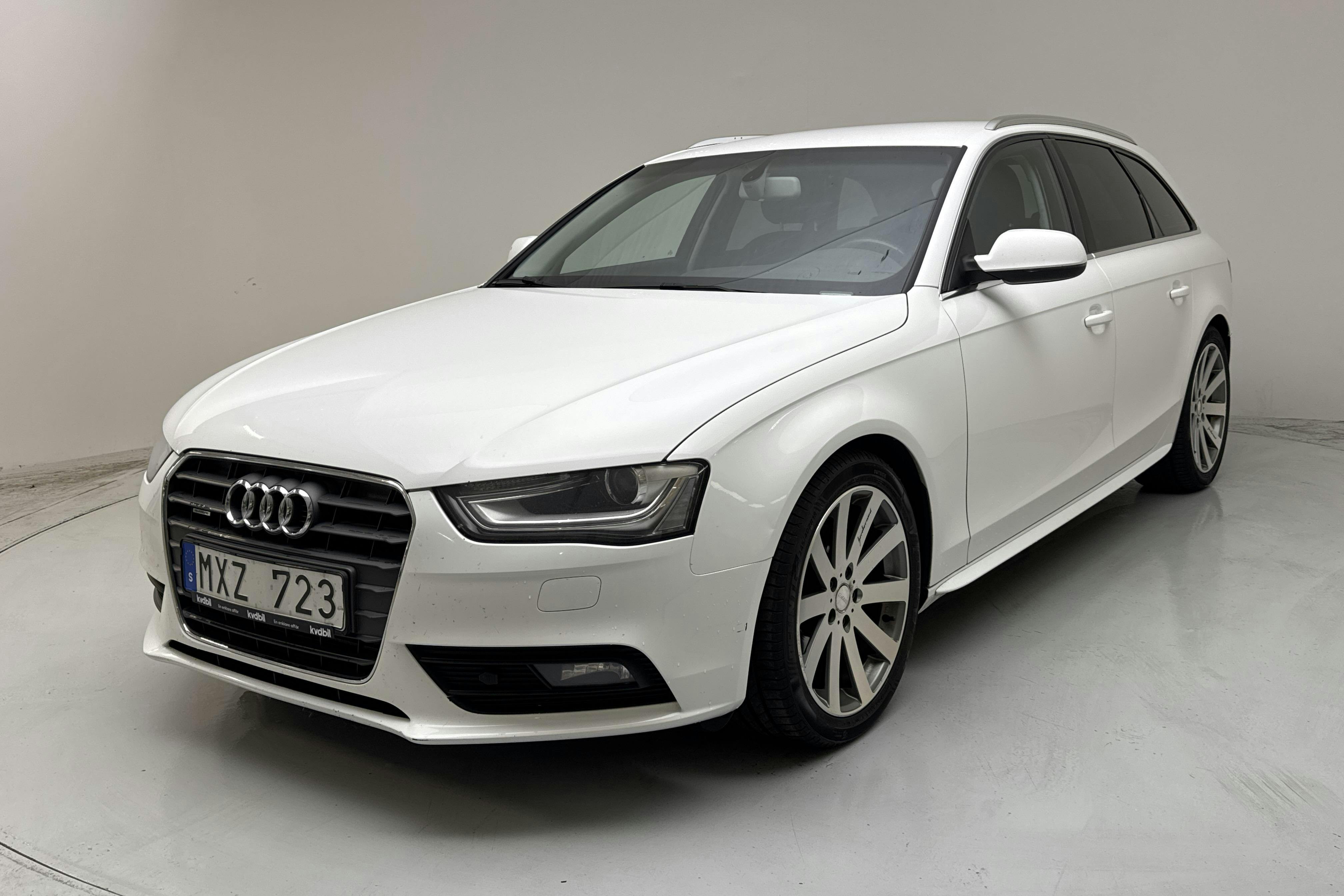 Audi A4 2.0 TDI Avant quattro (177hk) - 235 970 km - Automaatne - valge - 2013
