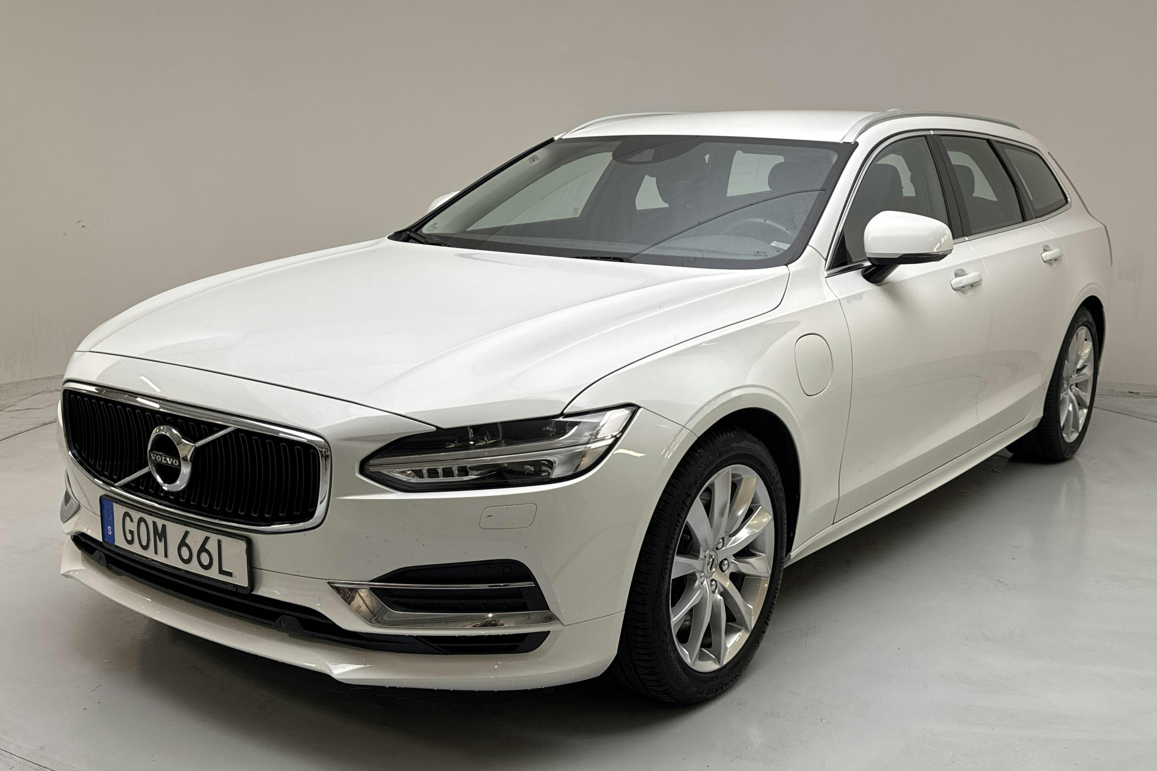 Volvo V90 T8 AWD Twin Engine (390hk) - 122 750 km - Automatyczna - biały - 2020