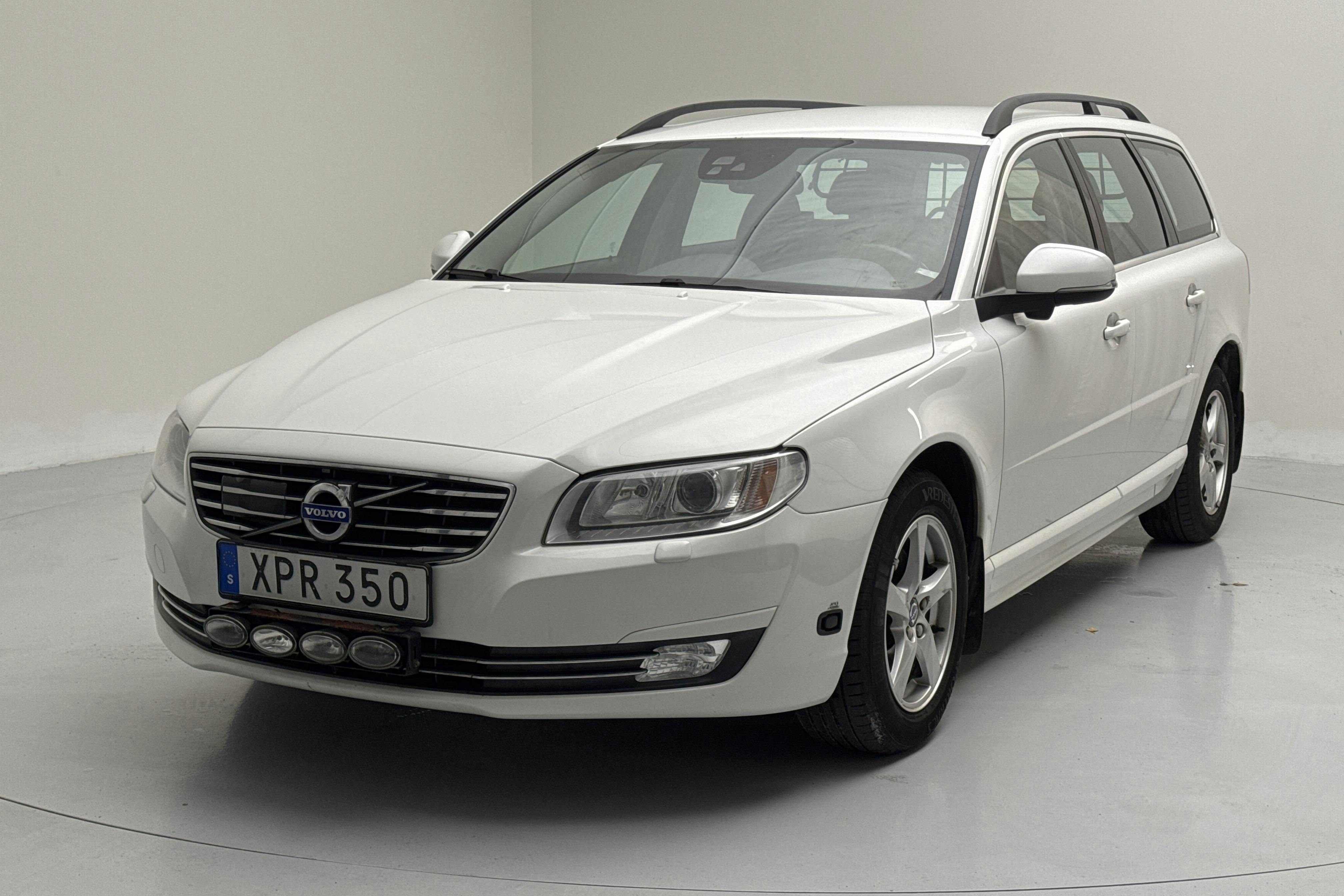 Volvo V70 II D4 (181hk) - 27 559 mil - Manuell - vit - 2015