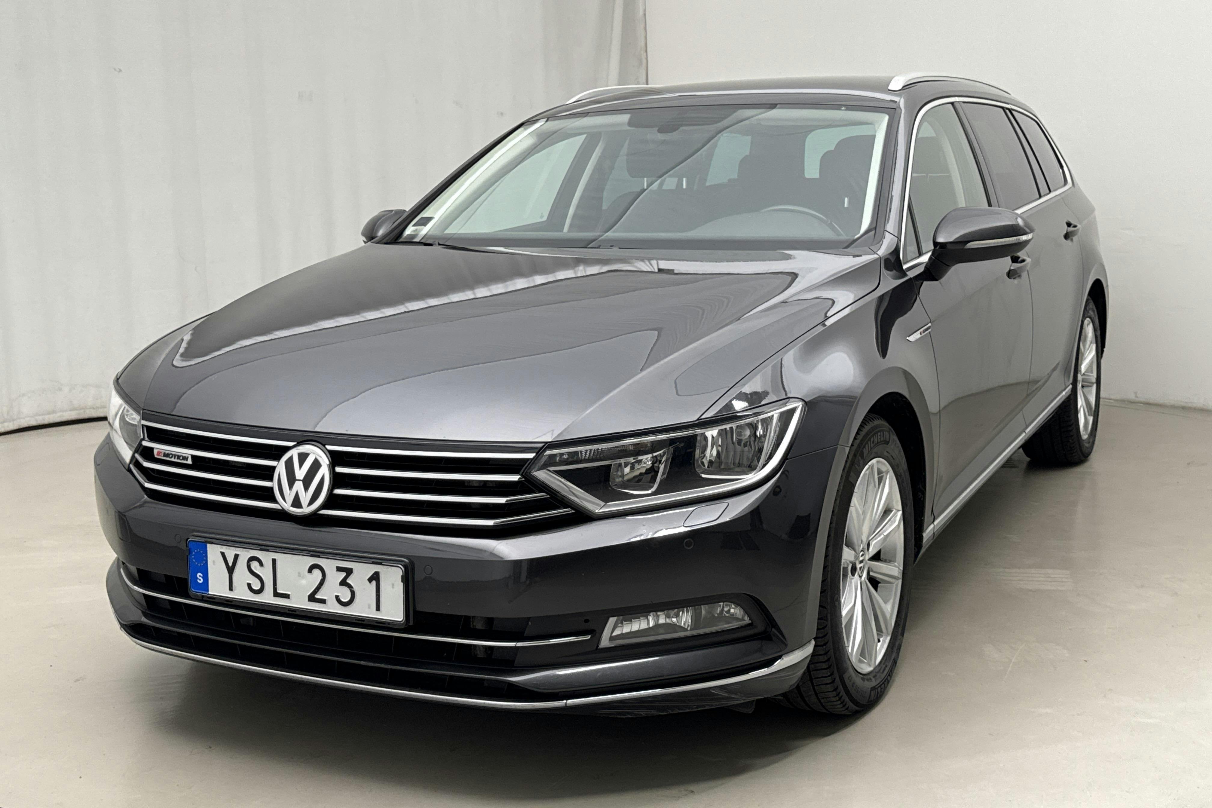 VW Passat 2.0 TDI Sportscombi 4MOTION (190hk) - 121 820 km - Automatic - Dark Grey - 2018