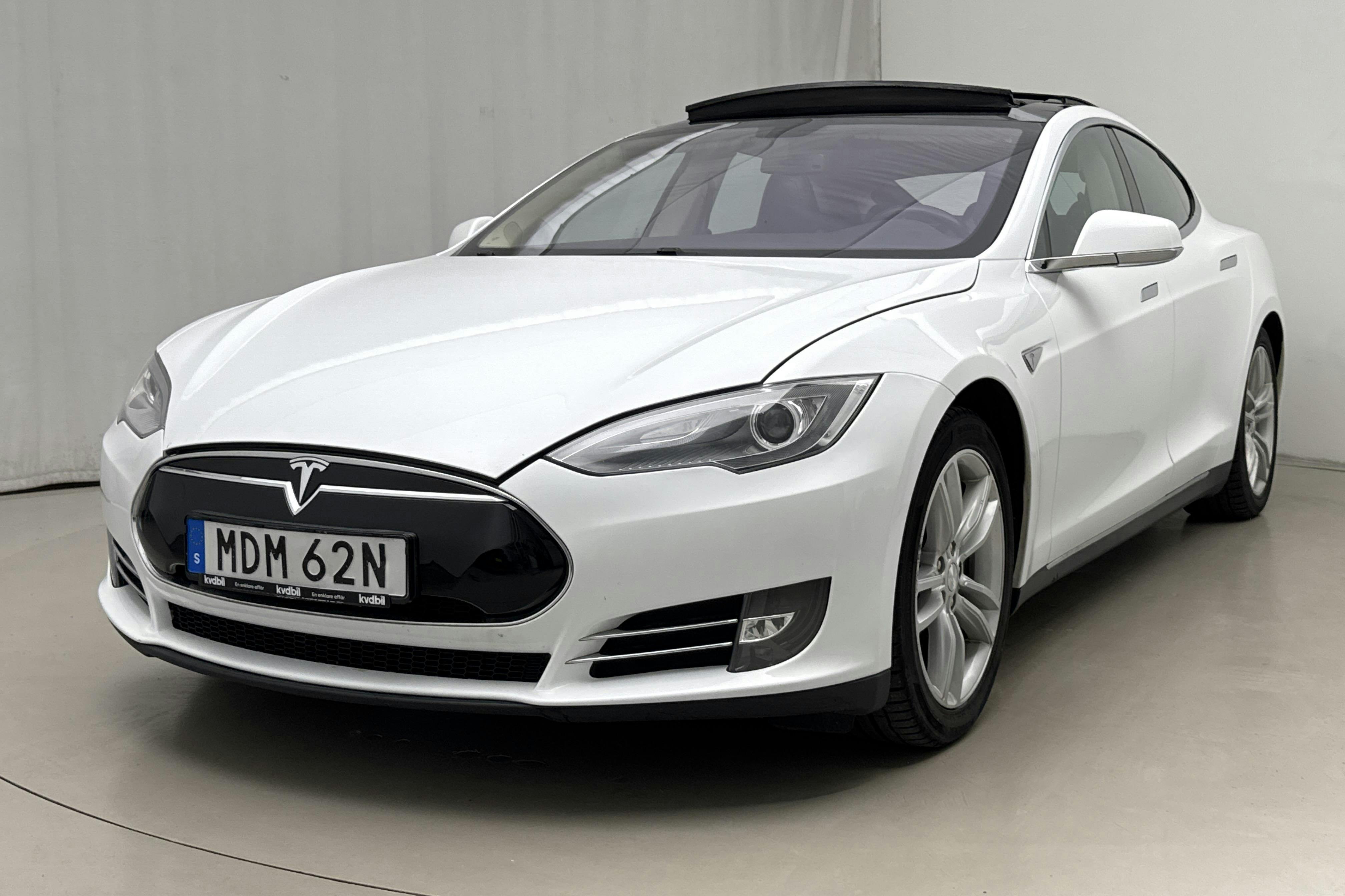 Tesla Model S 85 - 163 120 km - Automatyczna - biały - 2013
