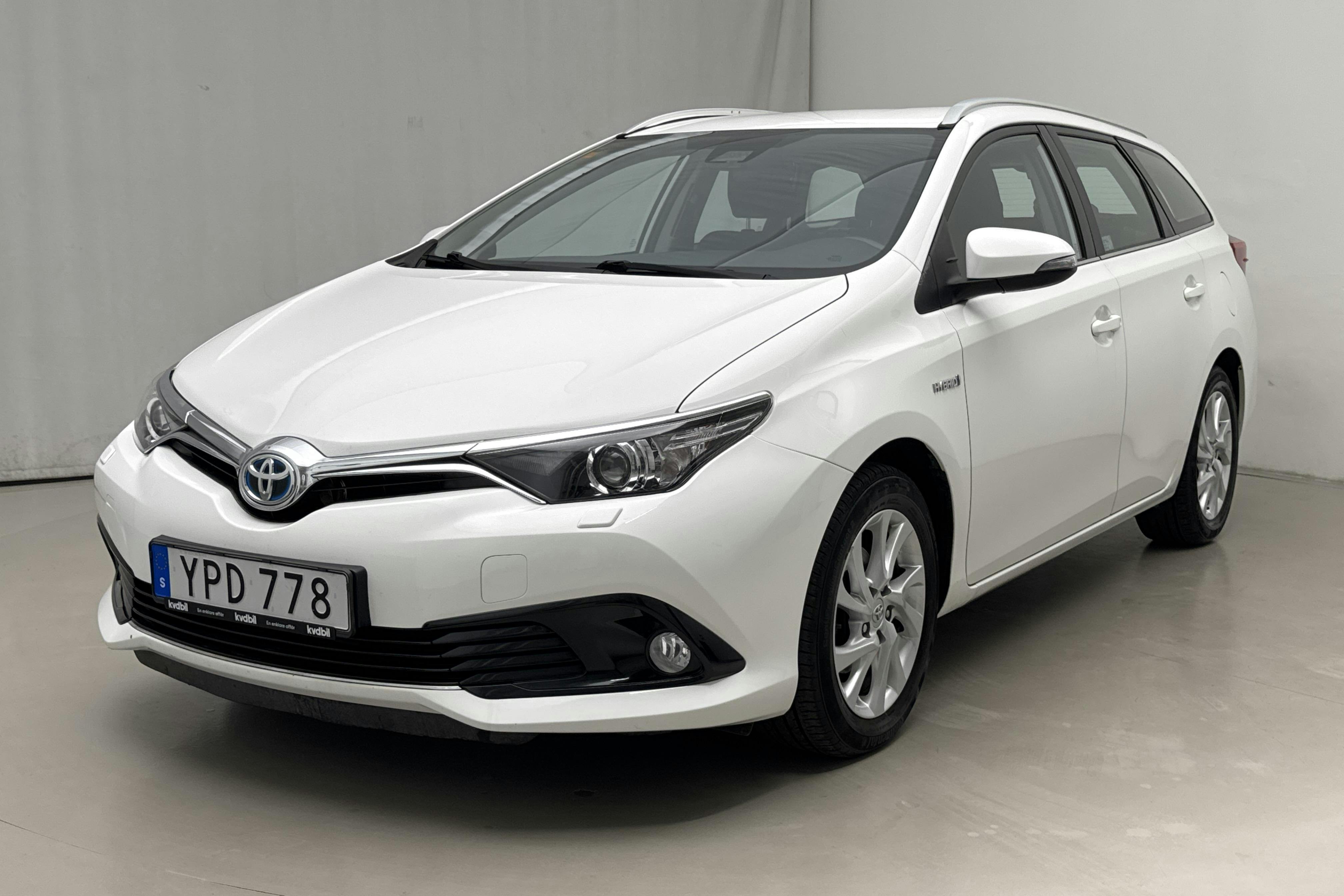Toyota Auris 1.8 HSD Touring Sports (99hk) - 78 950 km - Automatic - white - 2017