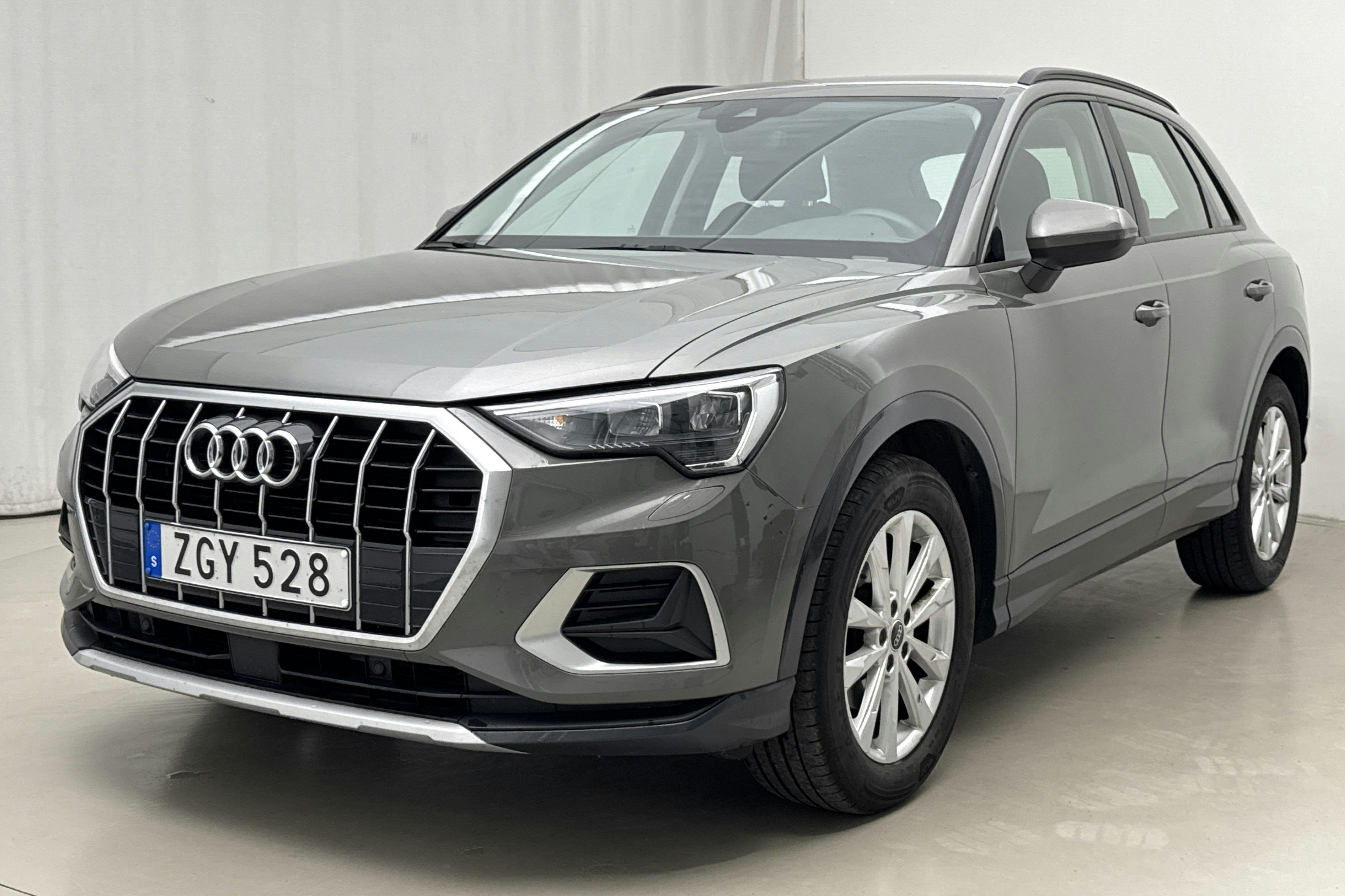 Audi Q3 35 TFSI (150hk) - 73 390 km - Automaattinen - harmaa - 2021