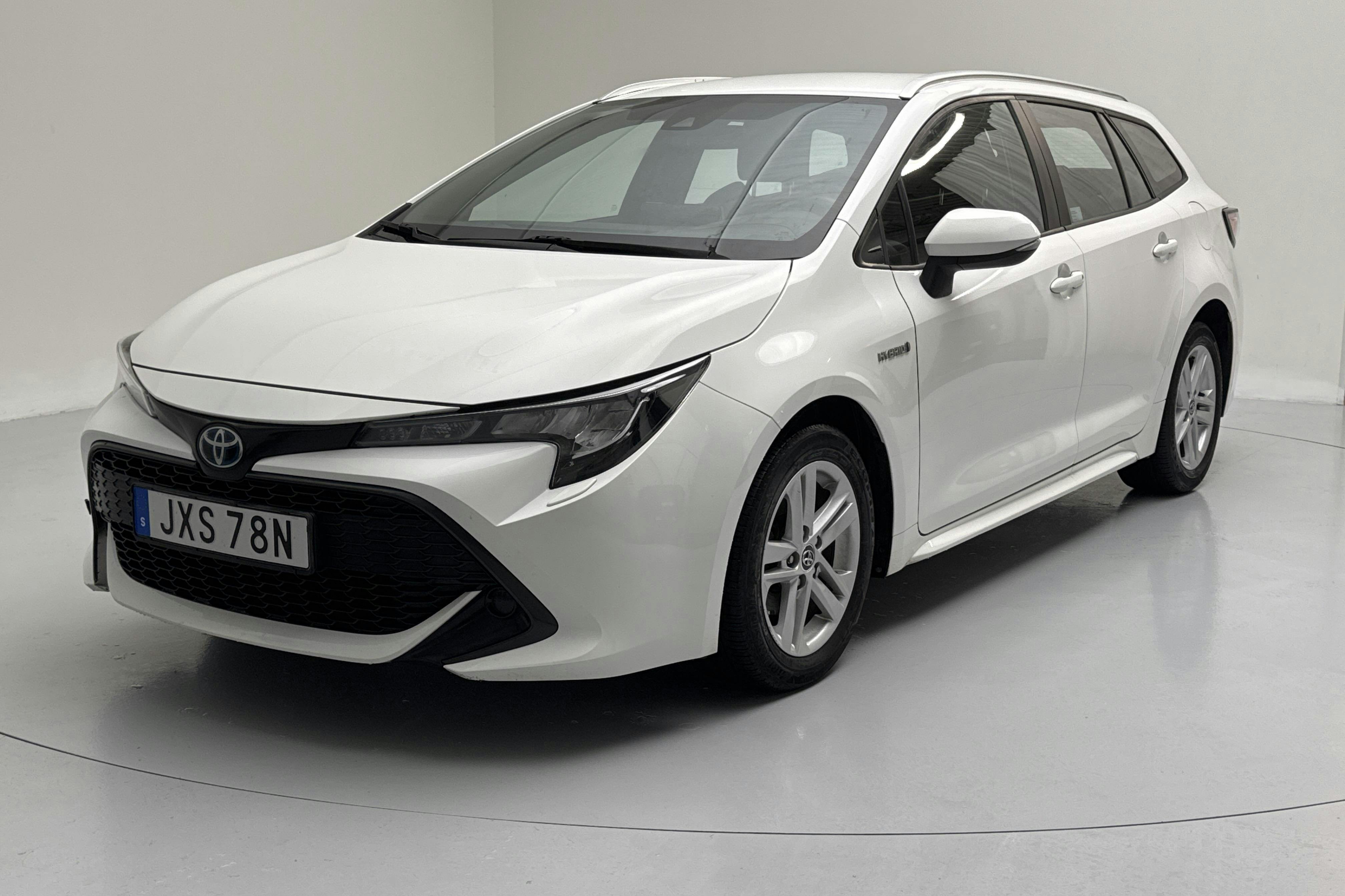 Toyota Corolla 1.8 Hybrid Touring Sports (122hk) - 8 851 mil - Automat - vit - 2019